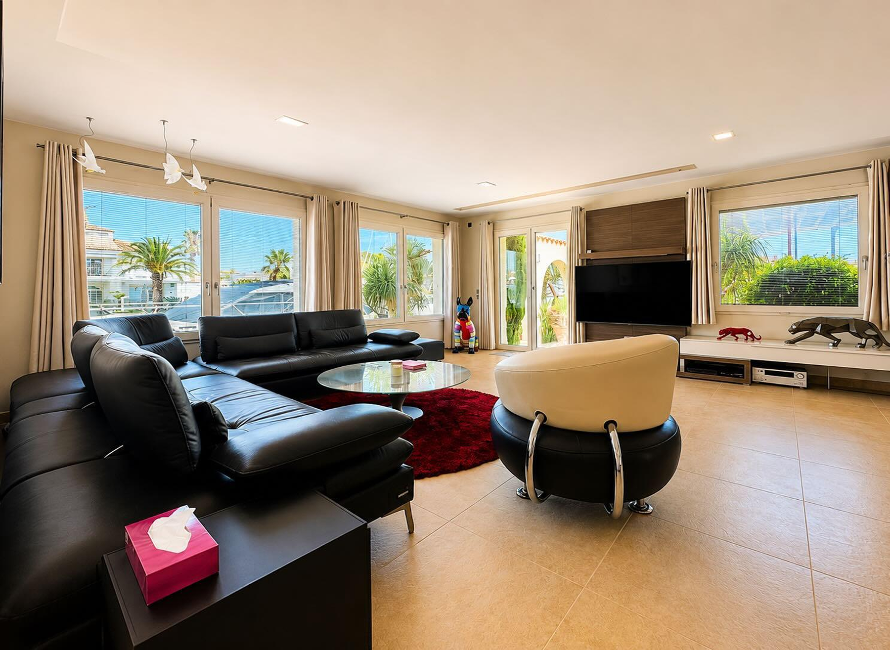  Contemporary villa with a 24-meter mooring in Santa Margarida, Roses - 物件實景