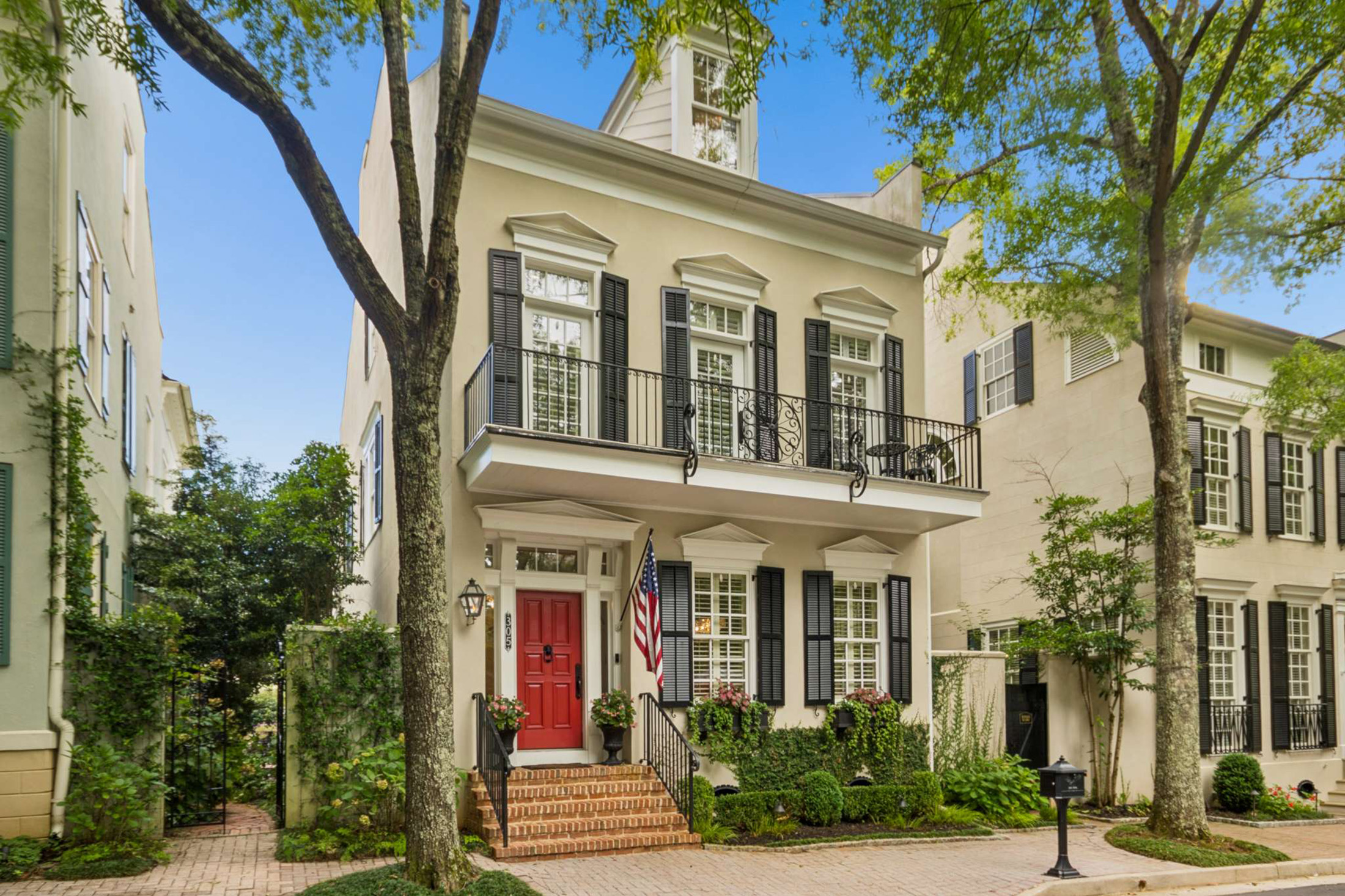  Exceptional Southern Elegance in Peachtree City