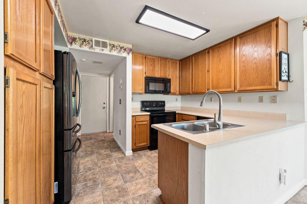 Elk Grove, California, 95758, United States, 3 Bedrooms Bedrooms, ,3 BathroomsBathrooms,Residential,For Sale,1900592