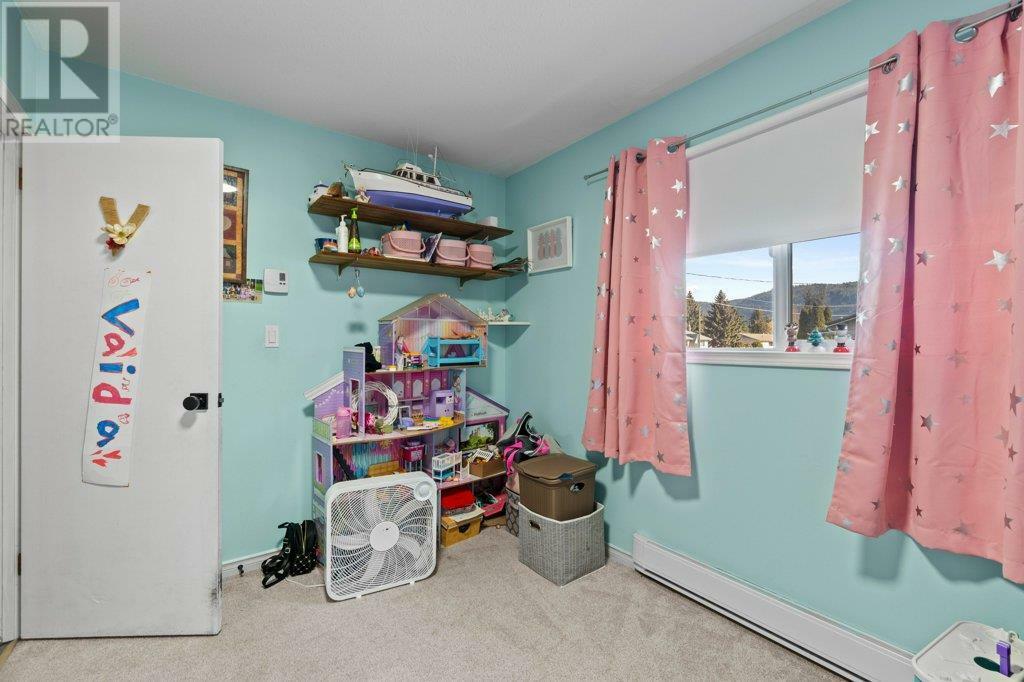 SICAMOUS, British Columbia, V0E 2V0, CA, 4 Bedrooms Bedrooms, ,2 BathroomsBathrooms,Residential,For Sale,1838473