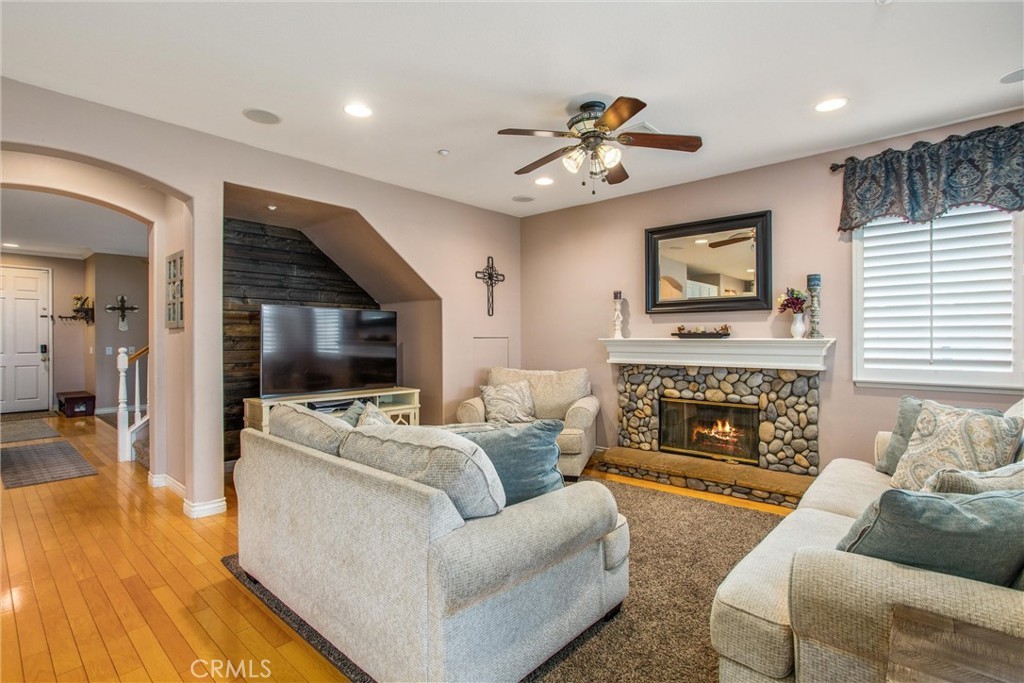 Redlands, California, 92374, United States, 4 Bedrooms Bedrooms, ,2 BathroomsBathrooms,Residential,For Sale,1982377