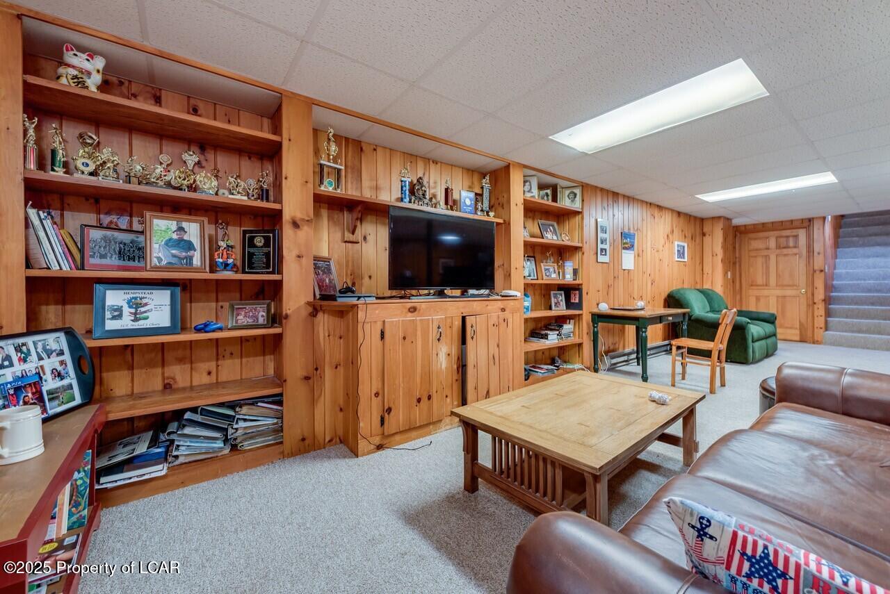 Dallas, Pennsylvania, 18612, United States, 5 Bedrooms Bedrooms, ,3 BathroomsBathrooms,Residential,For Sale,2006135