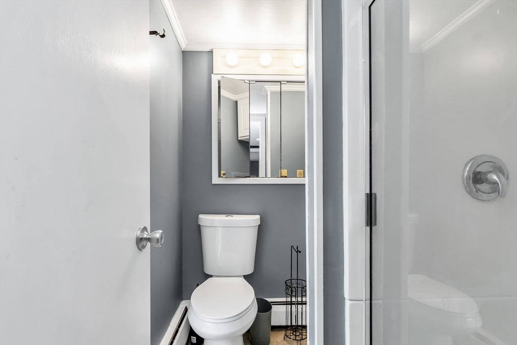 Haverhill, Massachusetts, 01830, United States, 5 Bedrooms Bedrooms, ,3 BathroomsBathrooms,Residential,For Sale,1990407