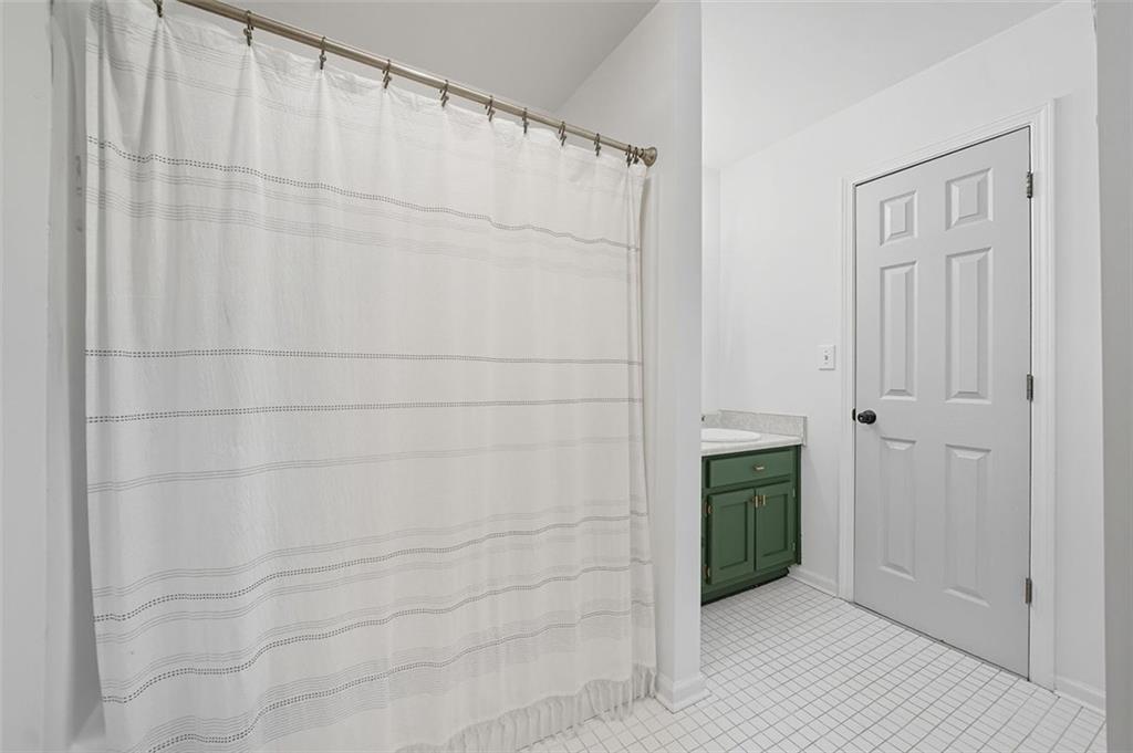 Douglasville, Georgia, 30135, United States, 3 Bedrooms Bedrooms, ,2 BathroomsBathrooms,Residential,For Sale,1947775