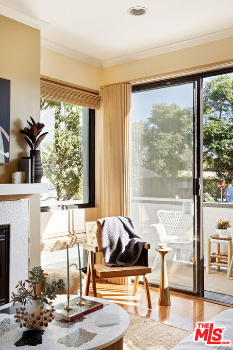 Los Angeles, California, 90034, United States, 2 Bedrooms Bedrooms, ,3 BathroomsBathrooms,Residential,For Sale,1991058