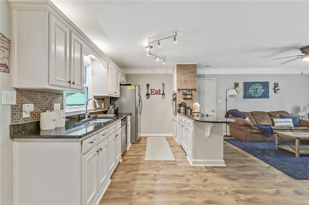 Smyrna, Georgia, 30080, United States, 3 Bedrooms Bedrooms, ,3 BathroomsBathrooms,Residential,For Sale,1983816