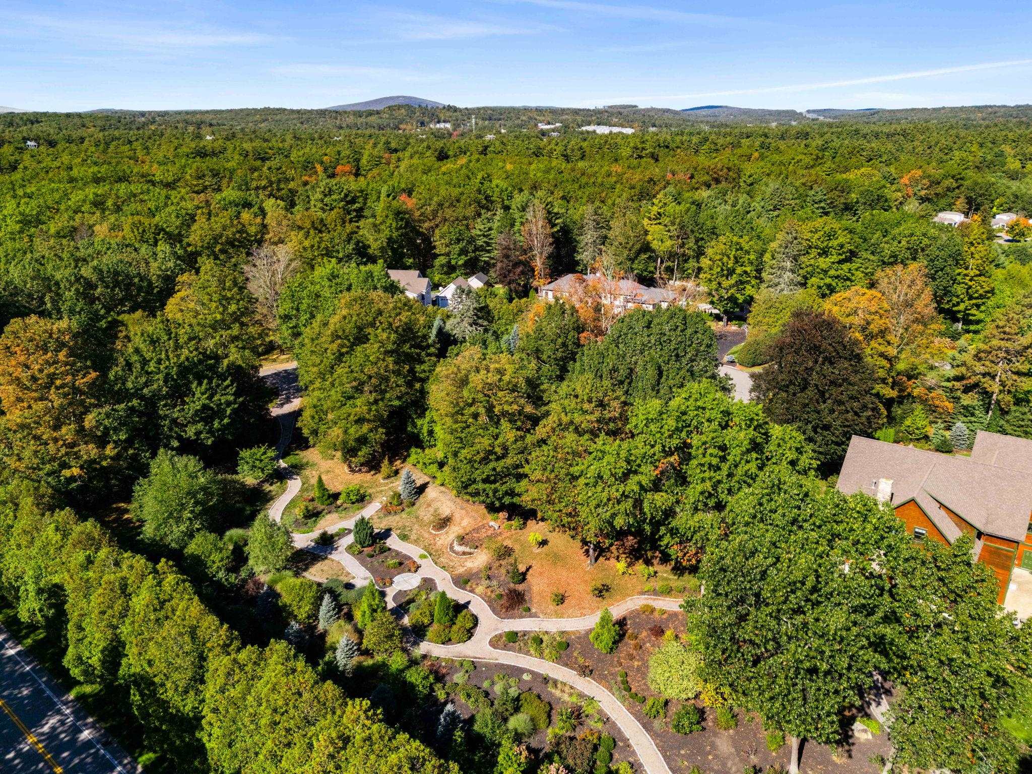 Bedford, New Hampshire, 03110, United States, 4 Bedrooms Bedrooms, ,5 BathroomsBathrooms,Residential,For Sale,1991015