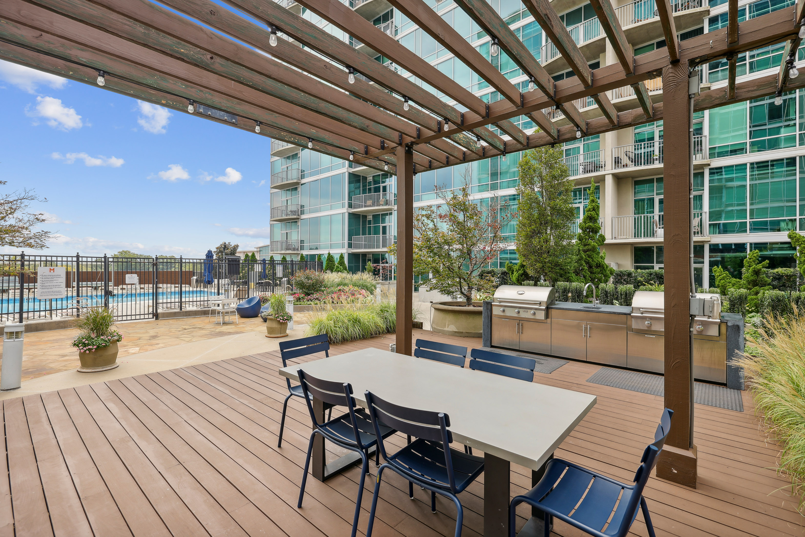  Updated Midtown Condo with Floor-To-Ceiling Windows - 物件實景