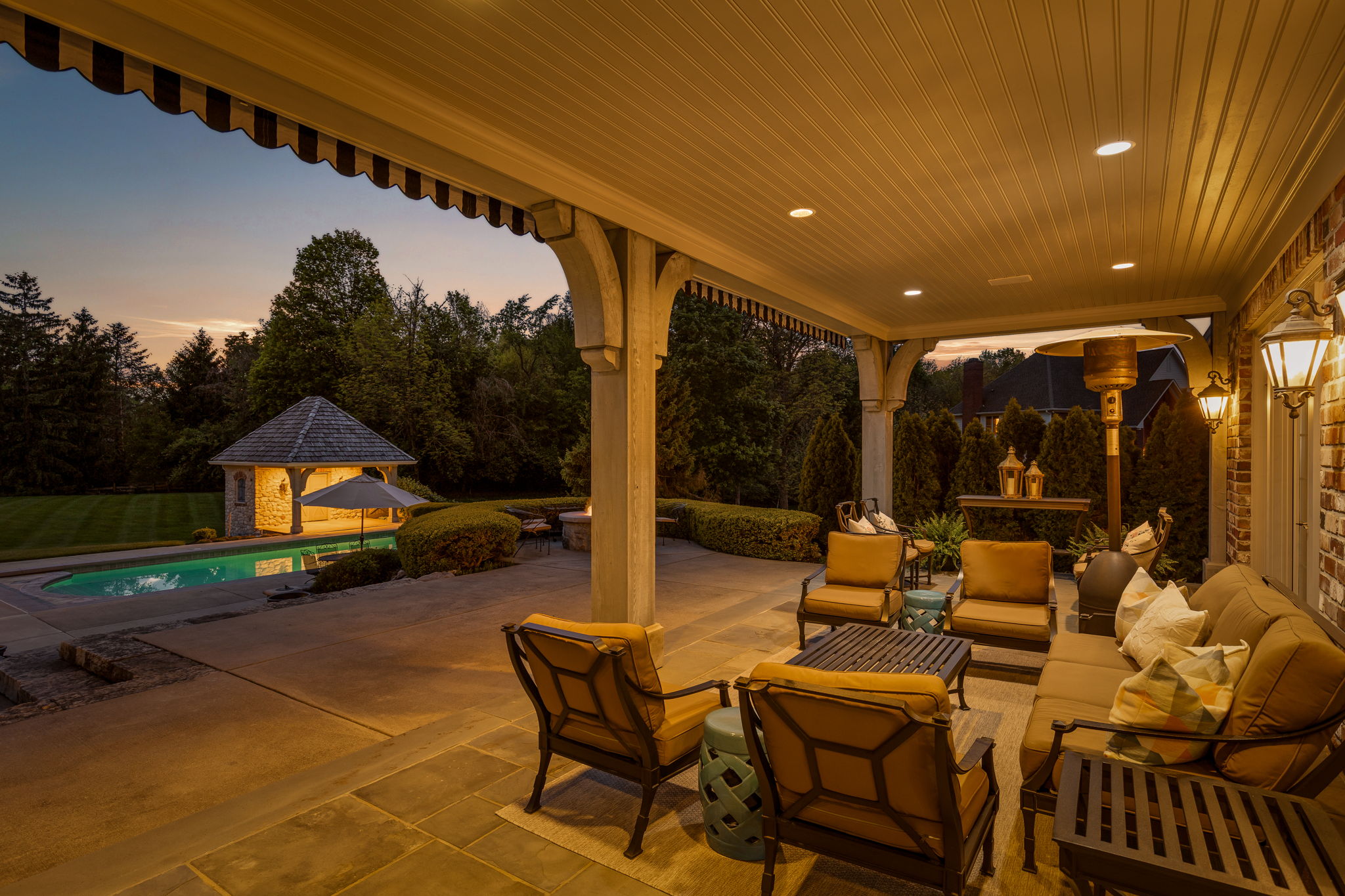  Signature Estate Set on More than 2 Acres in Desirable Zionsville Neighborhood - 物件實景