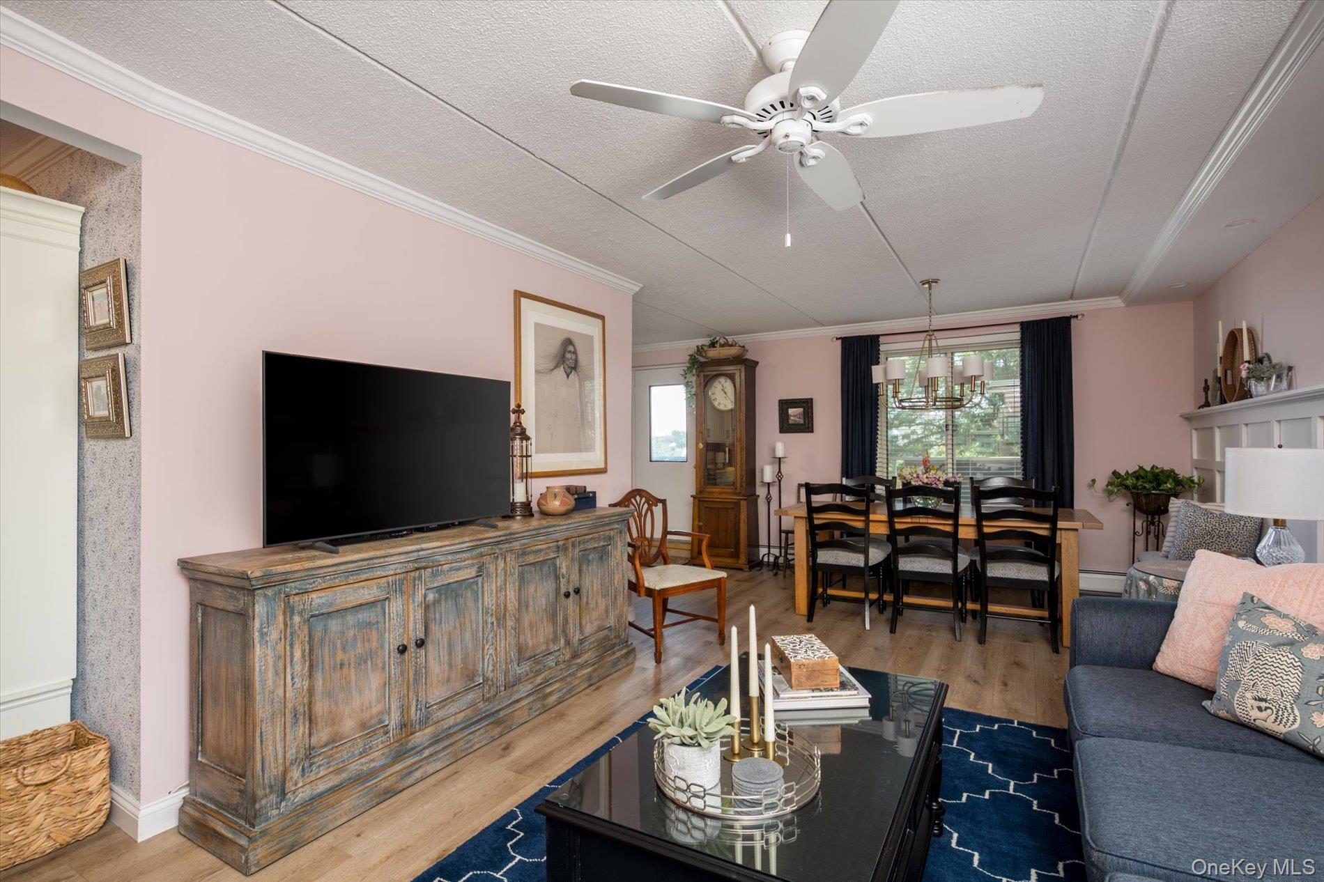  135 Post Avenue, Westbury, NY, 11590 - 物件實景