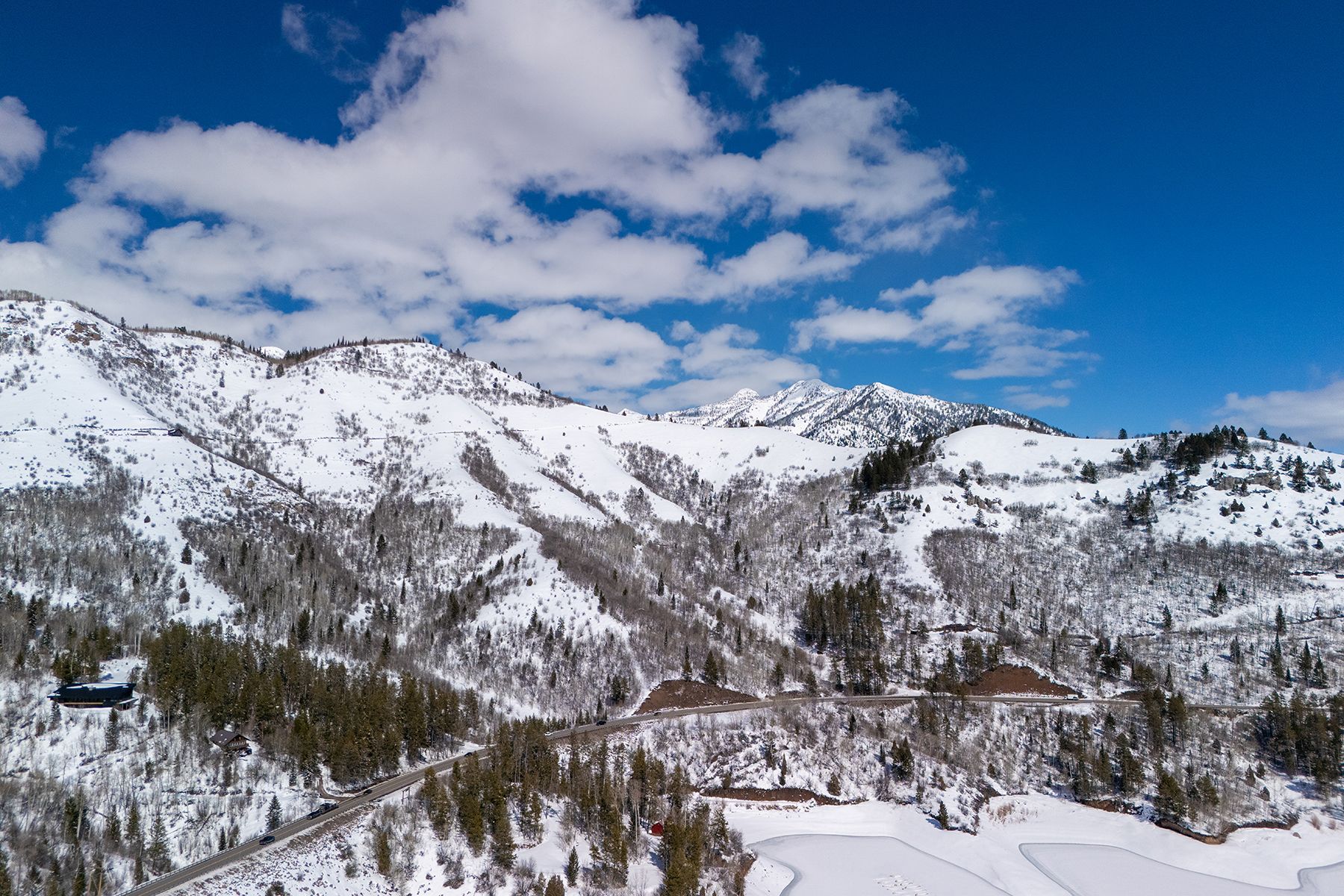  Property Overlooking the Palisades Reservoir - 物件實景
