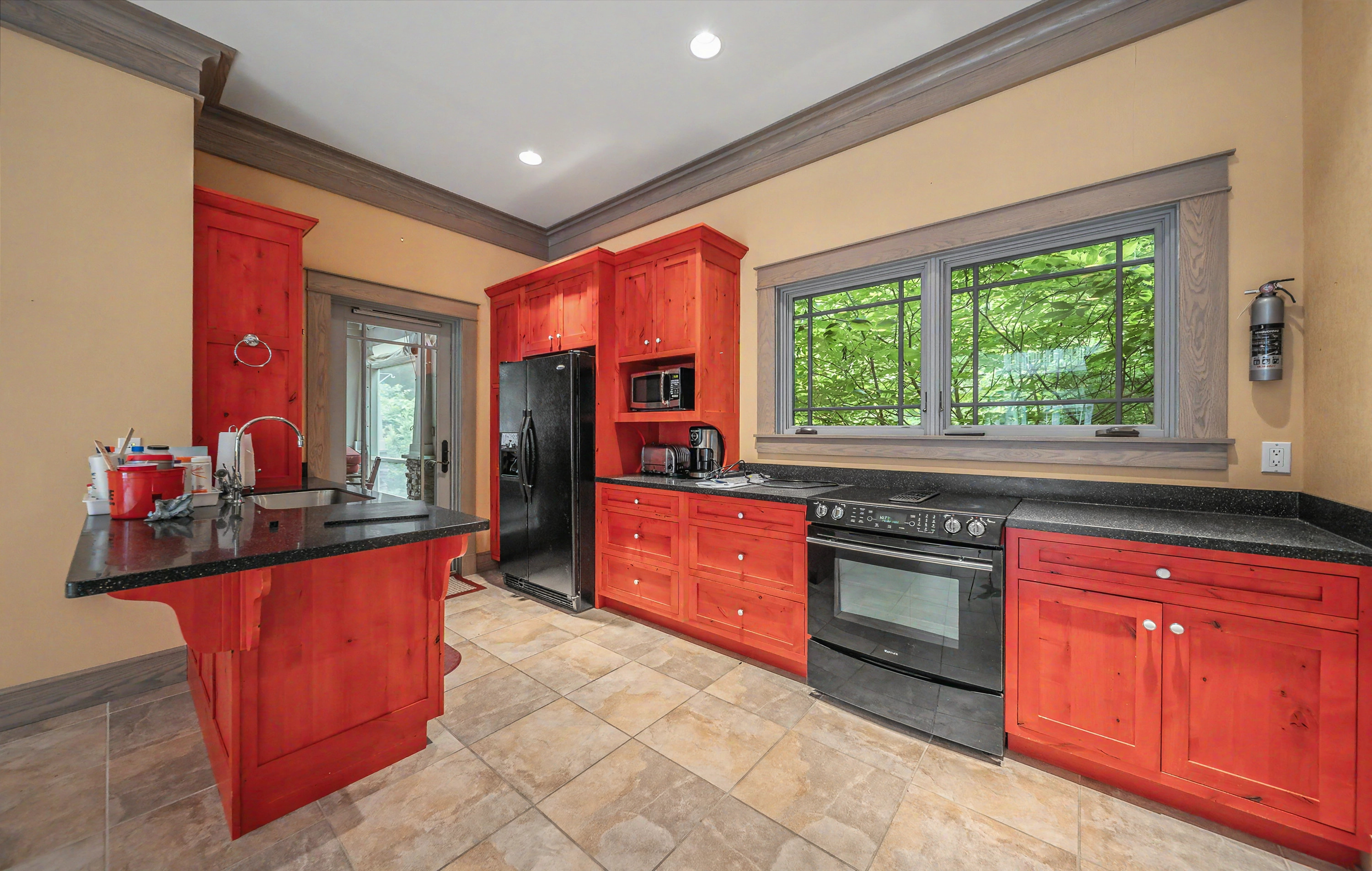  Stunning Prairie-Inspired Estate on 16 Acres of Scenic Woodlands - 物件實景