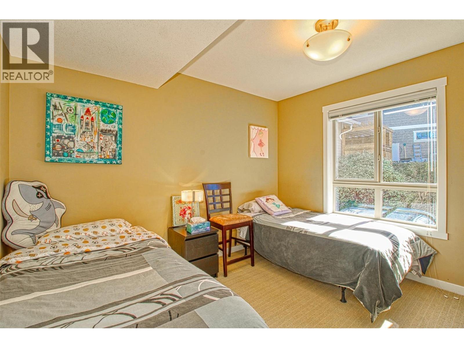 KELOWNA, British Columbia, V1Z 3R8, CA, 3 Bedrooms Bedrooms, ,2 BathroomsBathrooms,Residential,For Sale,1950768