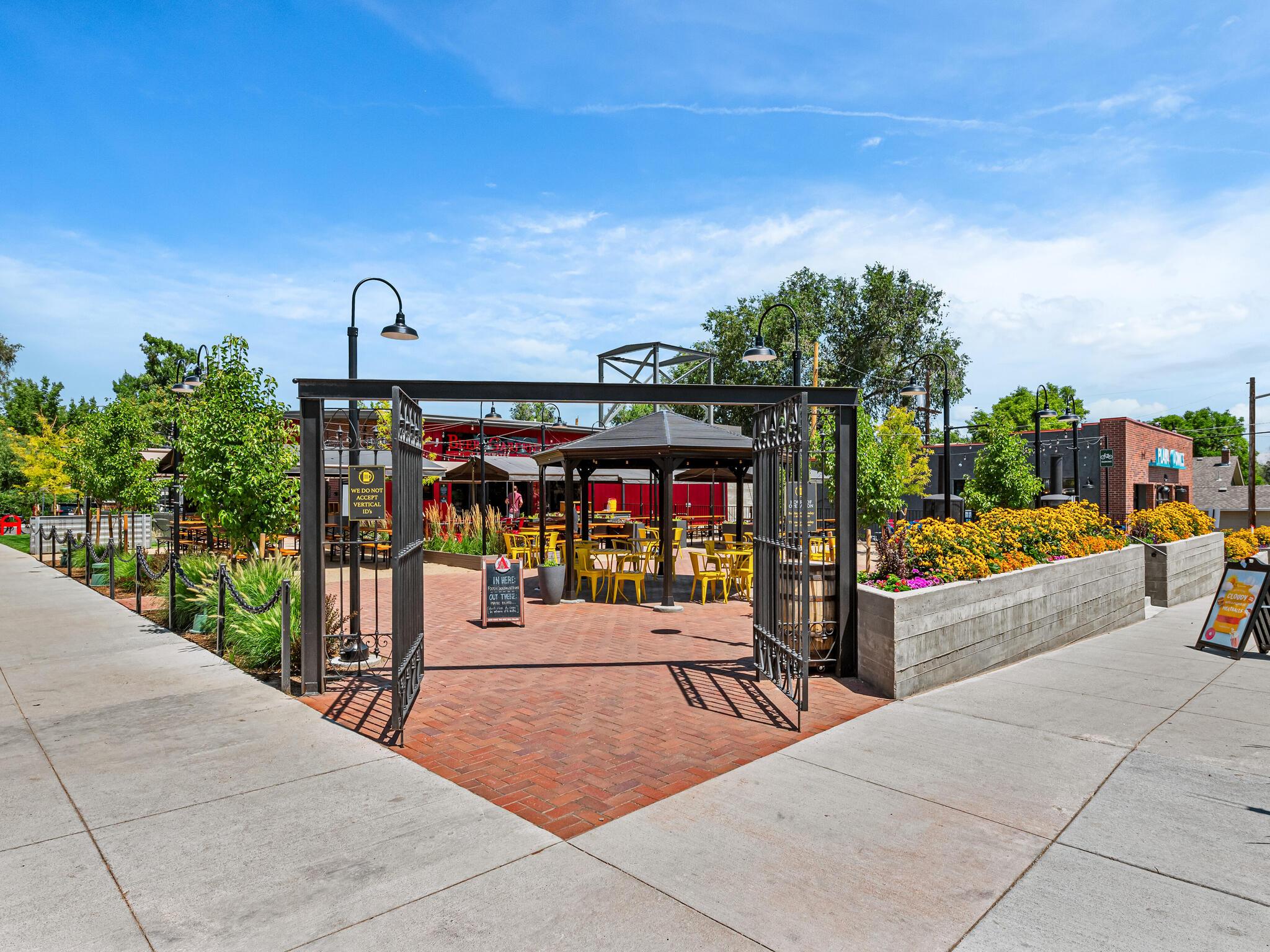  Sweeping, Unobstructed Mountain Views From This Sloan