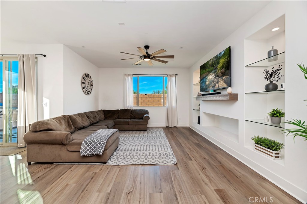 Murrieta, California, 92563, United States, 3 Bedrooms Bedrooms, ,2 BathroomsBathrooms,Residential,For Sale,2011139