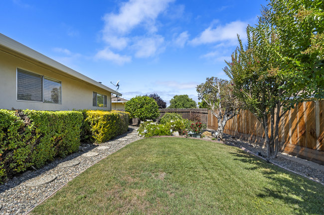 Hollister, California, 95023, United States, 3 Bedrooms Bedrooms, ,2 BathroomsBathrooms,Residential,For Sale,1942638