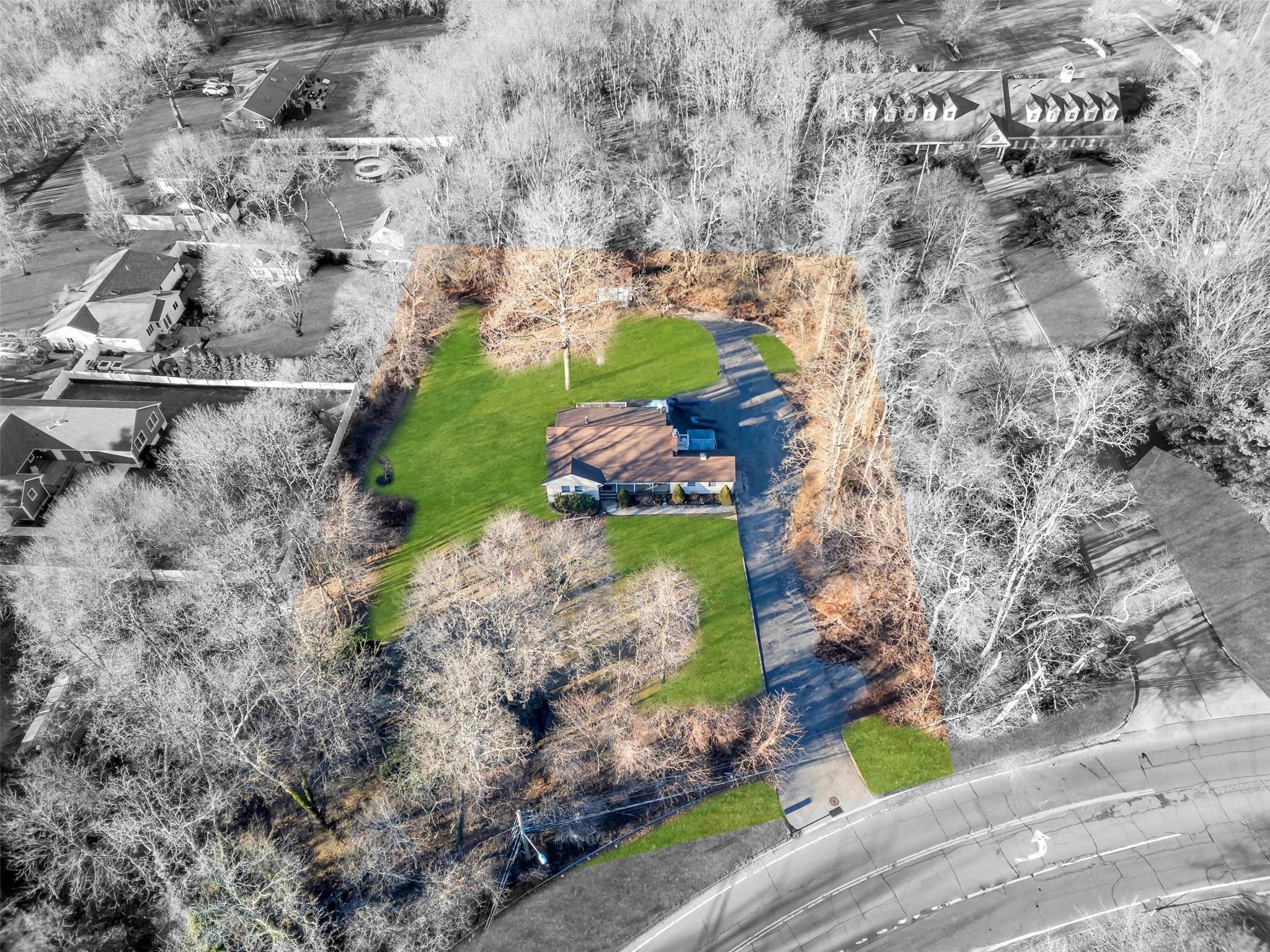 Hauppauge, New York, 11788, United States, 4 Bedrooms Bedrooms, ,2 BathroomsBathrooms,Residential,For Sale,1714342