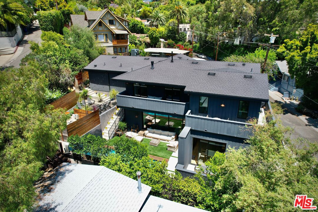 Los Angeles, California, 90068, United States, 4 Bedrooms Bedrooms, ,4 BathroomsBathrooms,Residential,For Sale,1897073