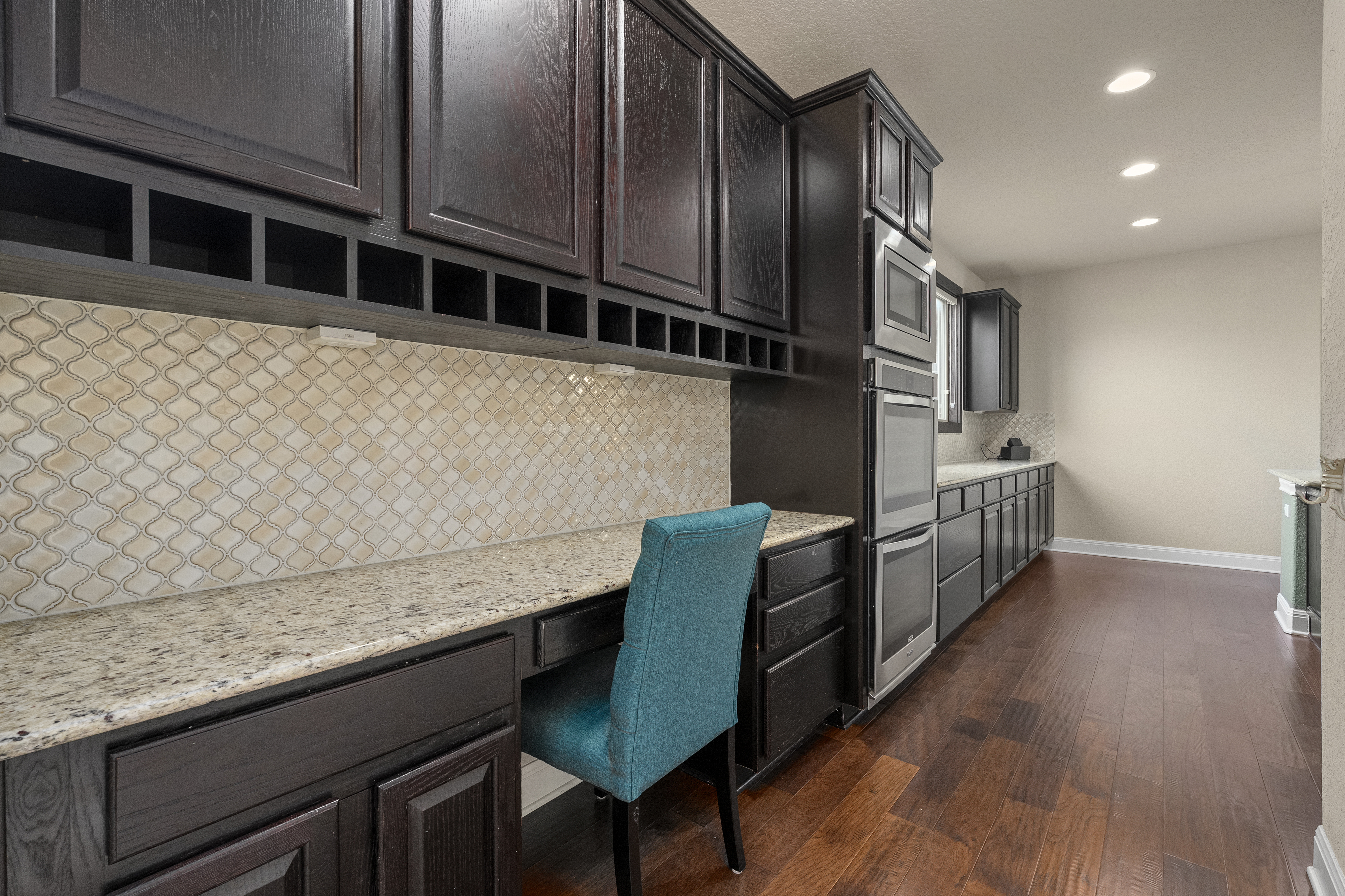  Thoughtfully Designed with Exceptional Floor Plan - 物件實景