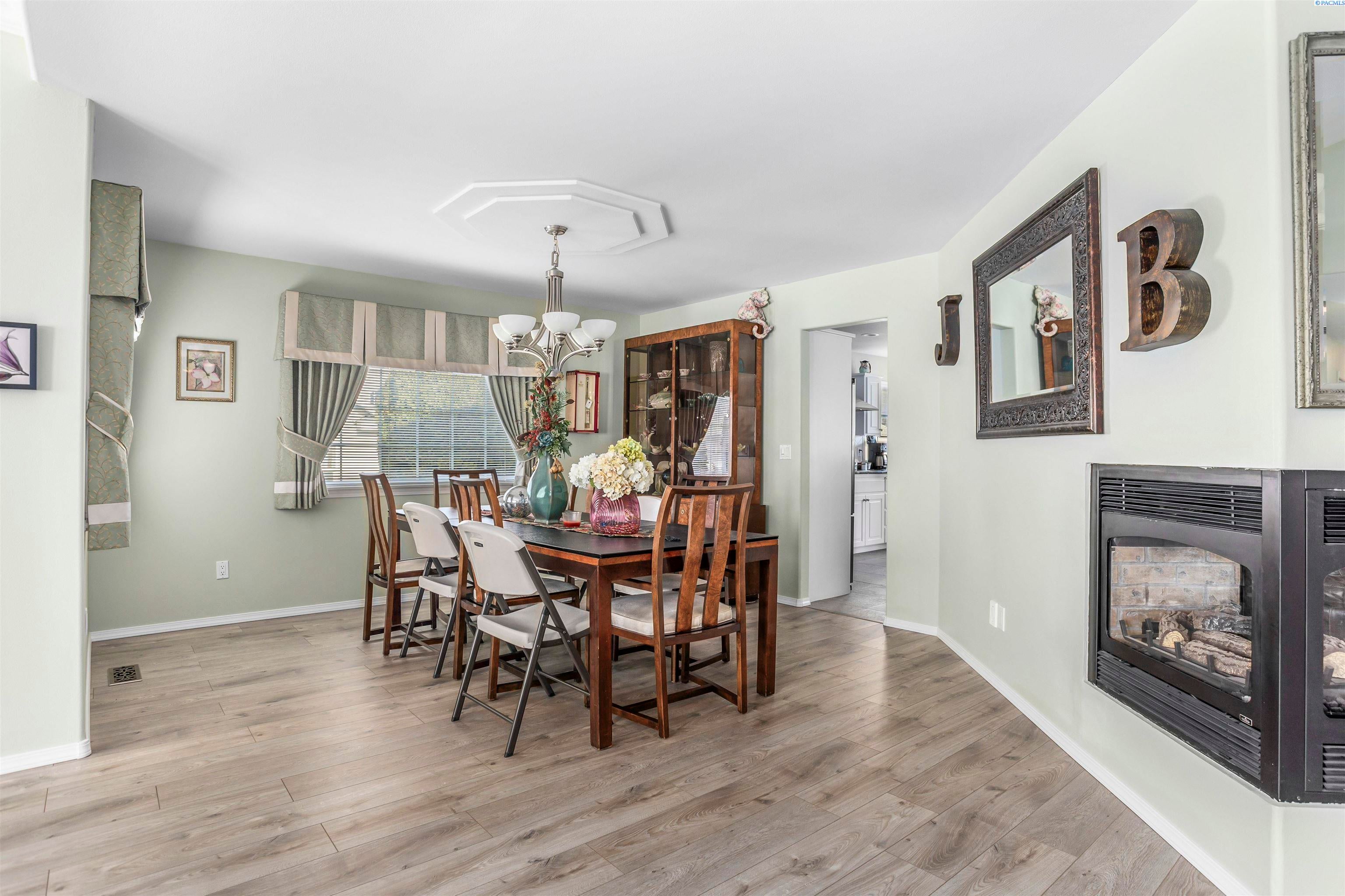 Kennewick, Washington, 99337, United States, 3 Bedrooms Bedrooms, ,2 BathroomsBathrooms,Residential,For Sale,1984046