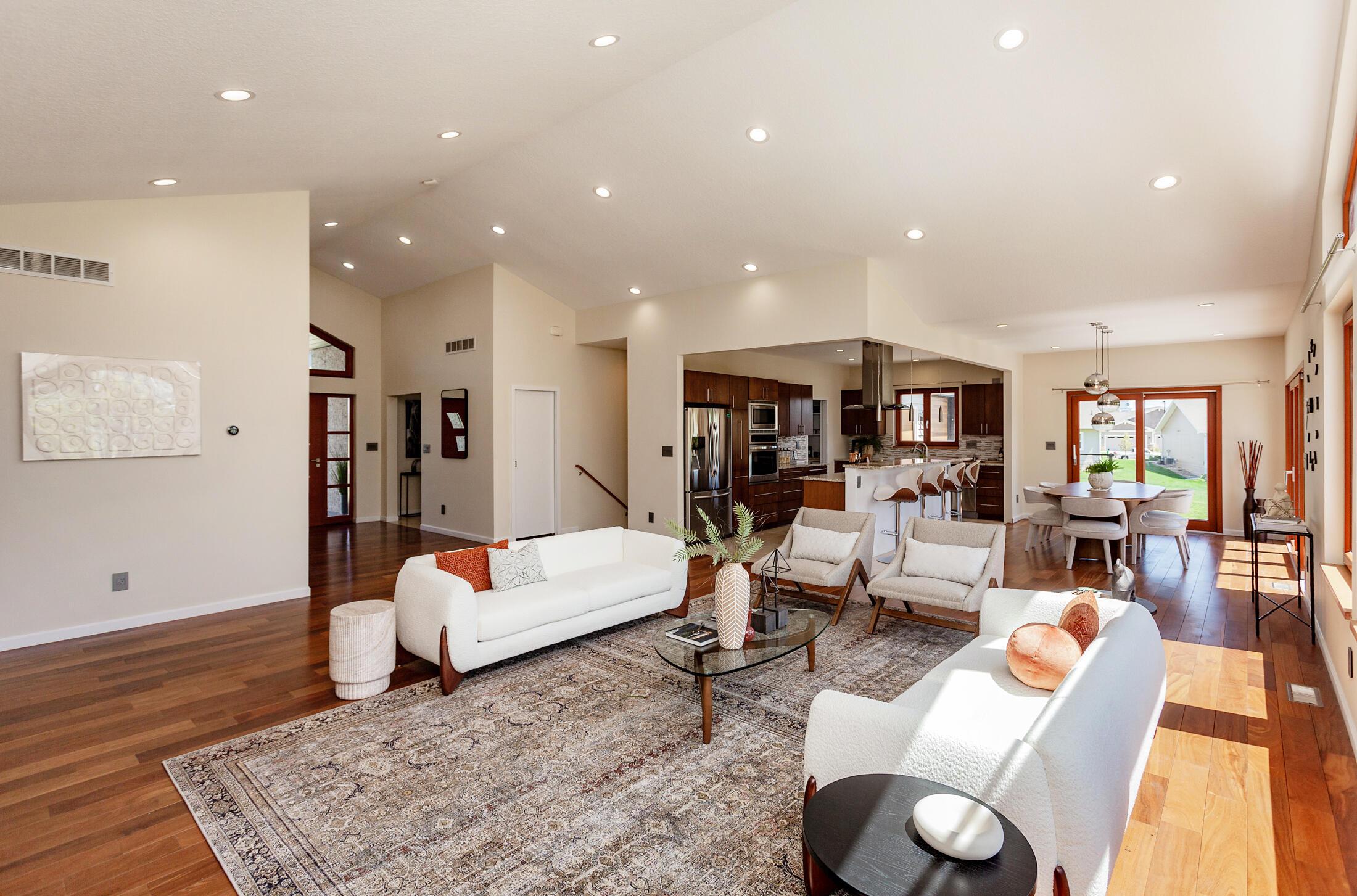 Ames, Iowa, 50014, United States, 4 Bedrooms Bedrooms, ,5 BathroomsBathrooms,Residential,For Sale,1801631