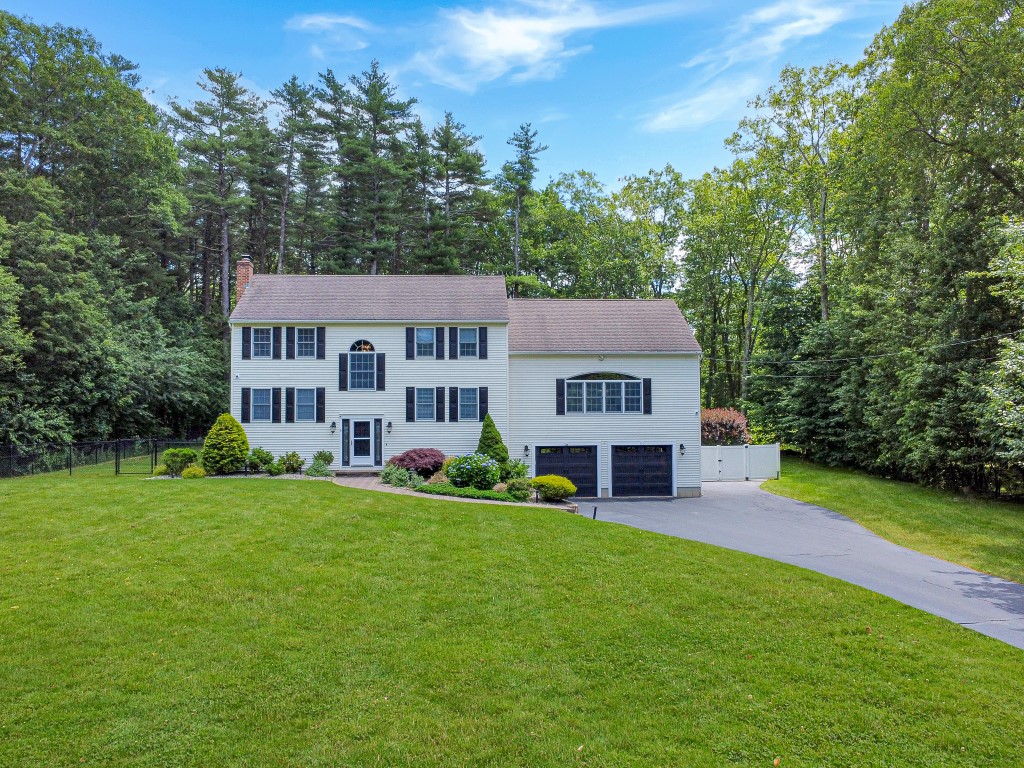 Derry, New Hampshire, 03038, United States, 3 Bedrooms Bedrooms, ,3 BathroomsBathrooms,Residential,For Sale,1886983