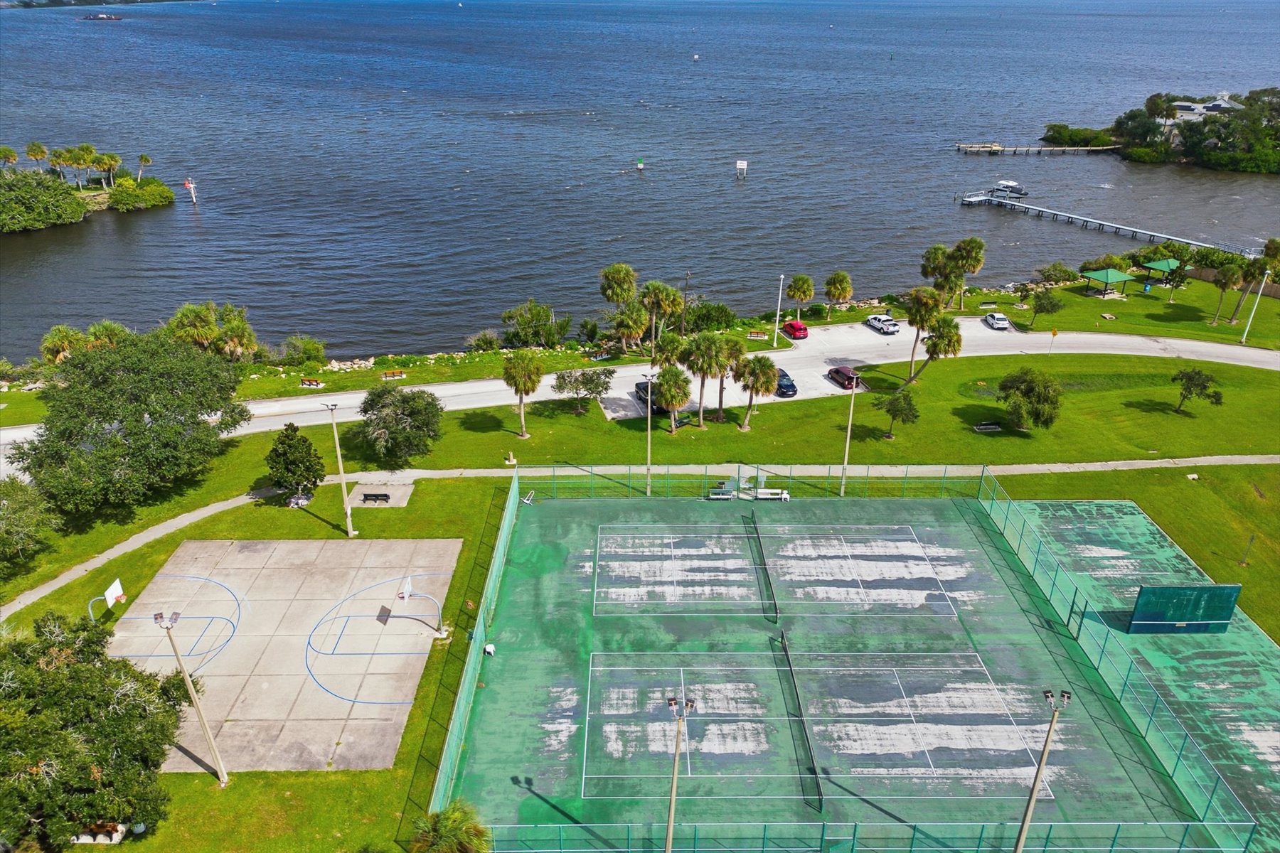  446 Coral Drive, Melbourne, FL, 32935 - 物件實景