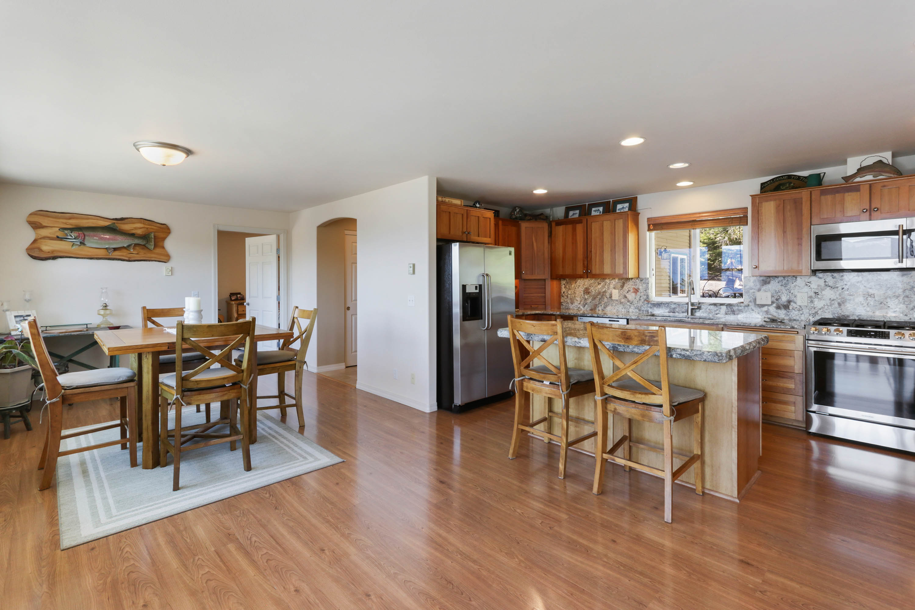 Sagle, Idaho, 83860, United States, 3 Bedrooms Bedrooms, ,2 BathroomsBathrooms,Residential,For Sale,1764165