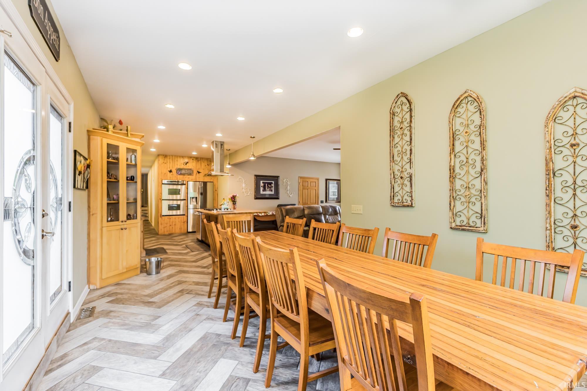 Angola, Indiana, 46730, United States, 6 Bedrooms Bedrooms, ,6 BathroomsBathrooms,Residential,For Sale,1973730