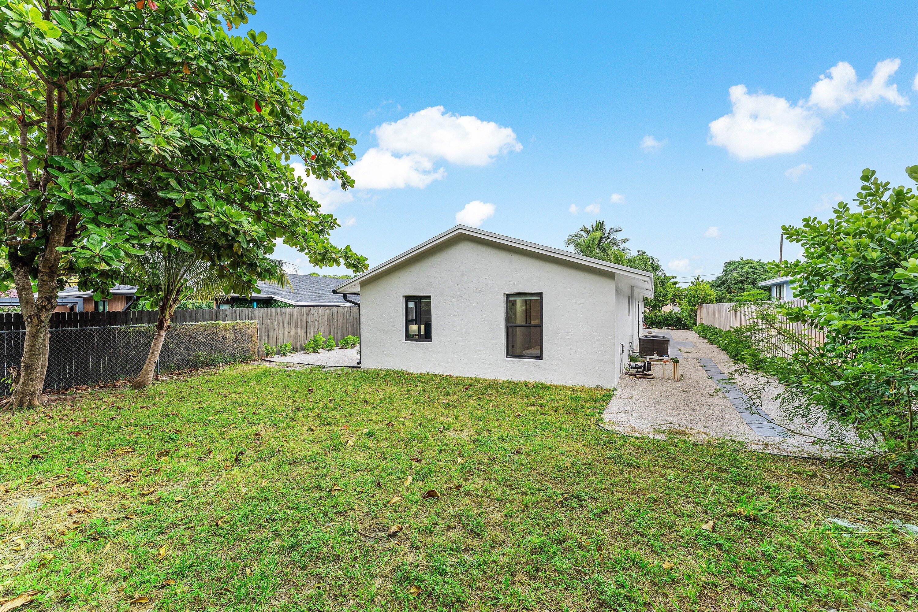 Delray Beach, Florida, 33483, United States, 4 Bedrooms Bedrooms, ,2 BathroomsBathrooms,Residential,For Sale,1987972
