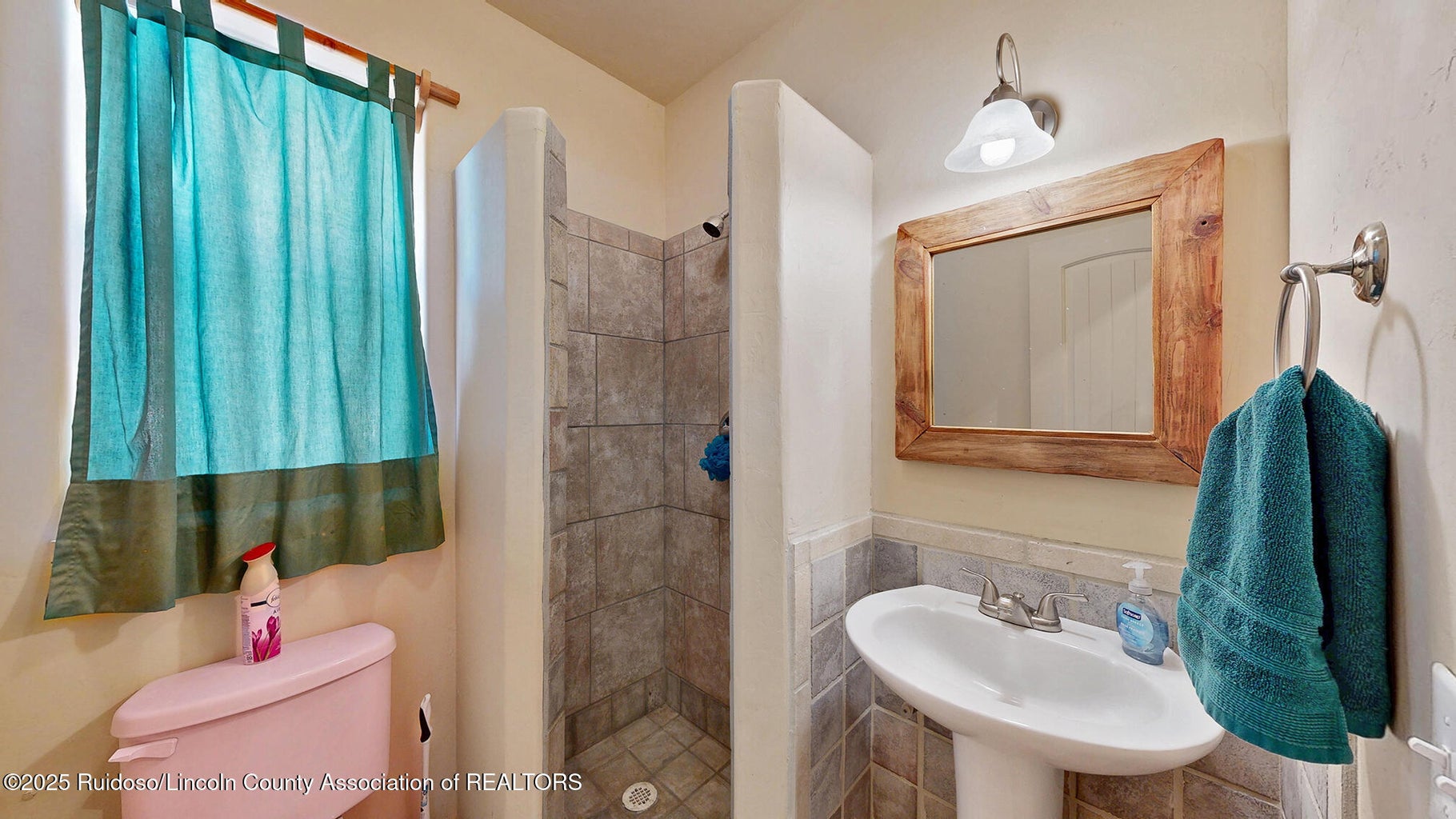 Ruidoso, New Mexico, 88345, United States, 3 Bedrooms Bedrooms, ,3 BathroomsBathrooms,Residential,For Sale,1840325