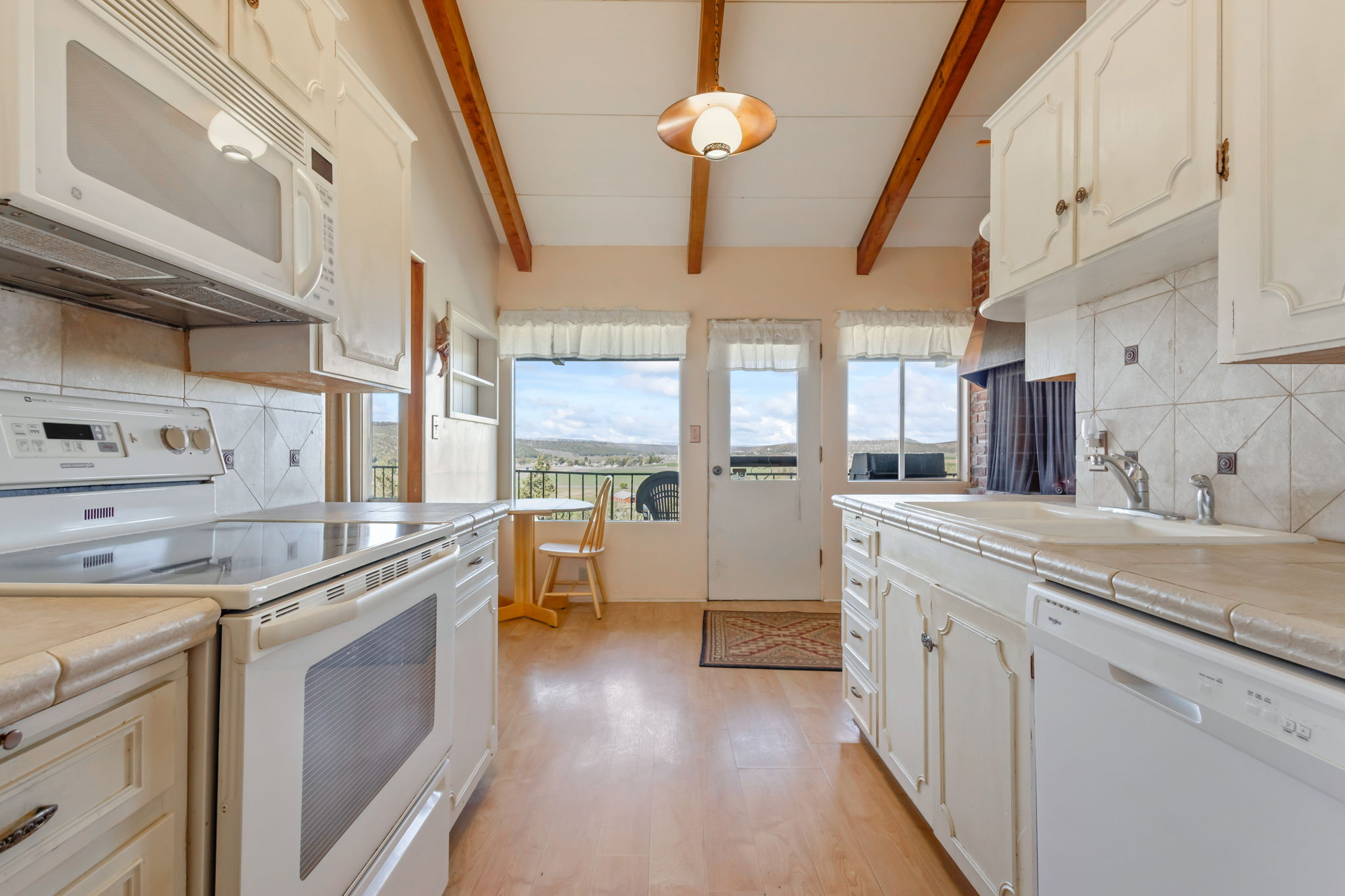 Prineville, Oregon, 97754, United States, 3 Bedrooms Bedrooms, ,2 BathroomsBathrooms,Residential,For Sale,1919423