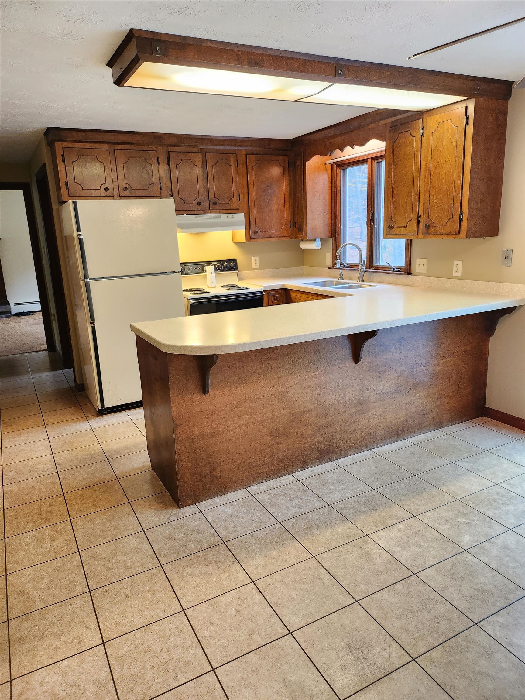 Bedford, New Hampshire, 03110, United States, 4 Bedrooms Bedrooms, ,2 BathroomsBathrooms,Residential,For Sale,1989395