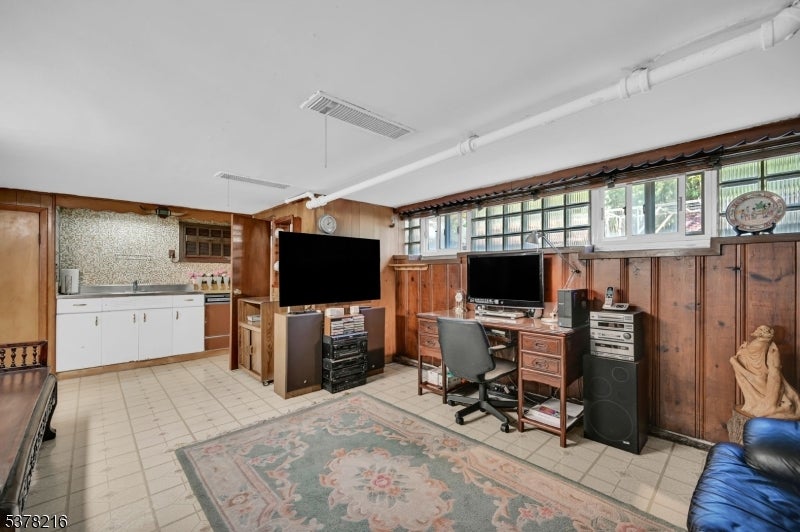 Clifton City, New Jersey, 07011, United States, 4 Bedrooms Bedrooms, ,2 BathroomsBathrooms,Residential,For Sale,1916350