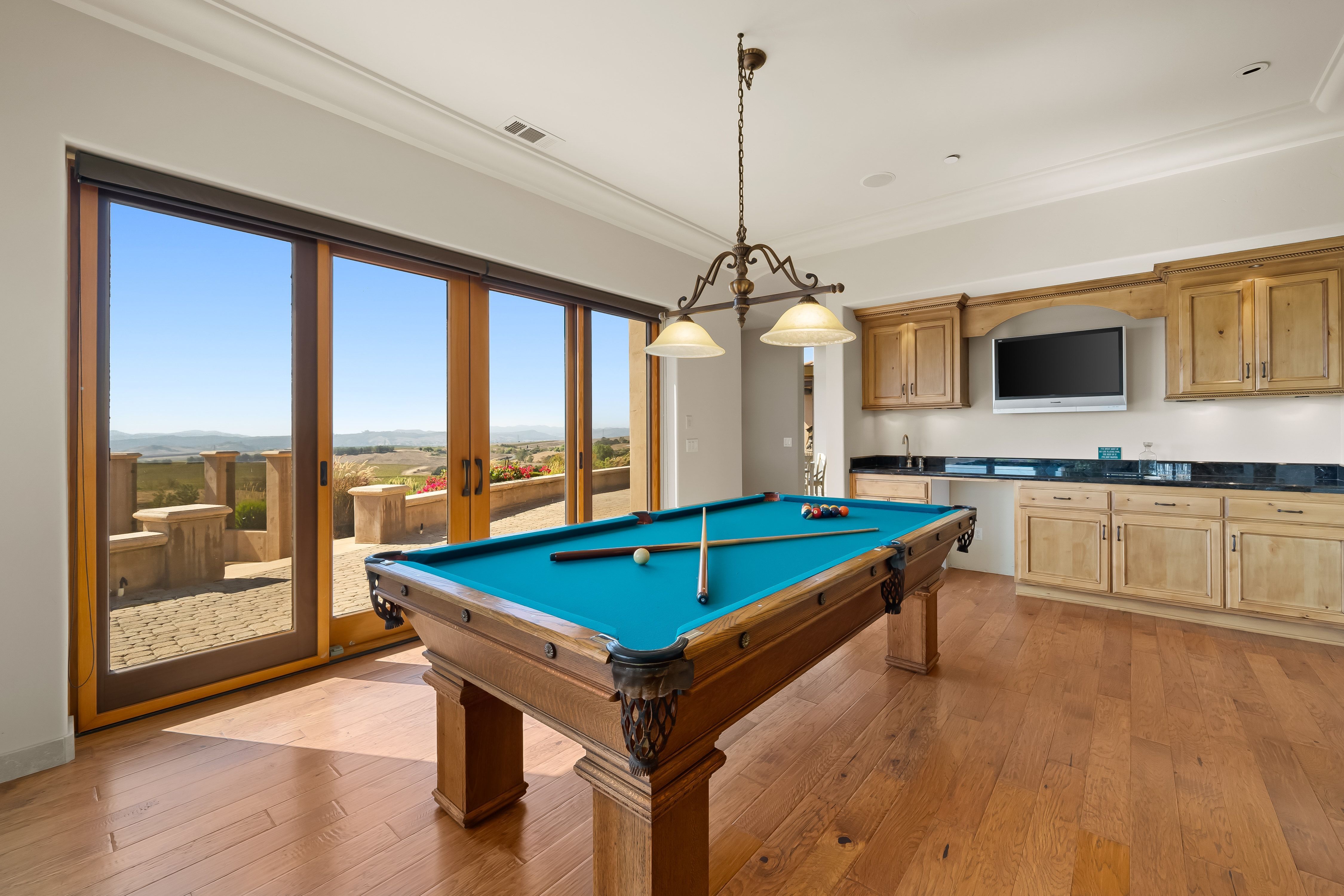  Edna Valley Mediterranean-Style Home with Panoramic Views - 物件實景