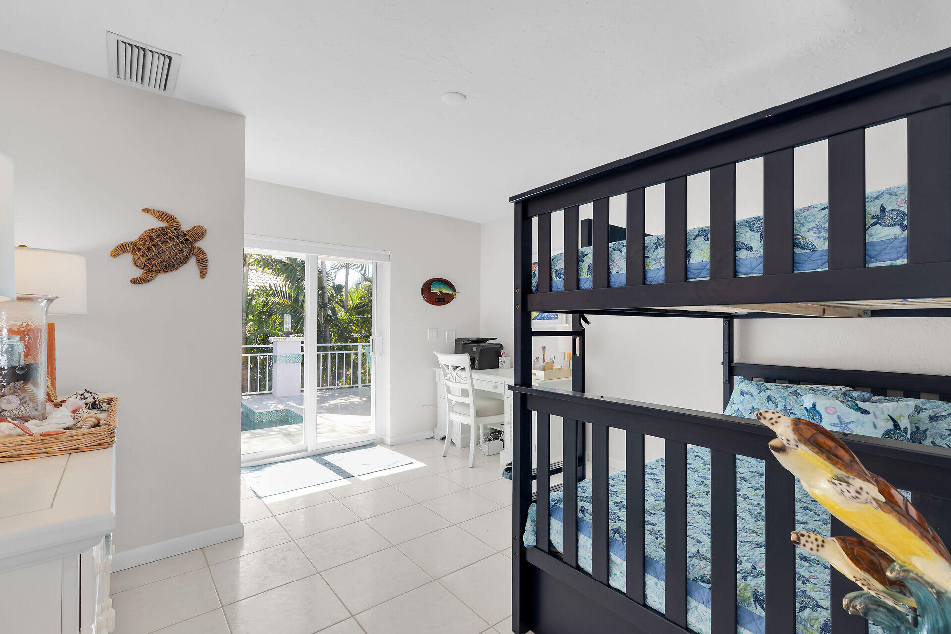 Duck, Florida, 33050, United States, 3 Bedrooms Bedrooms, ,3 BathroomsBathrooms,Residential,For Sale,1998435