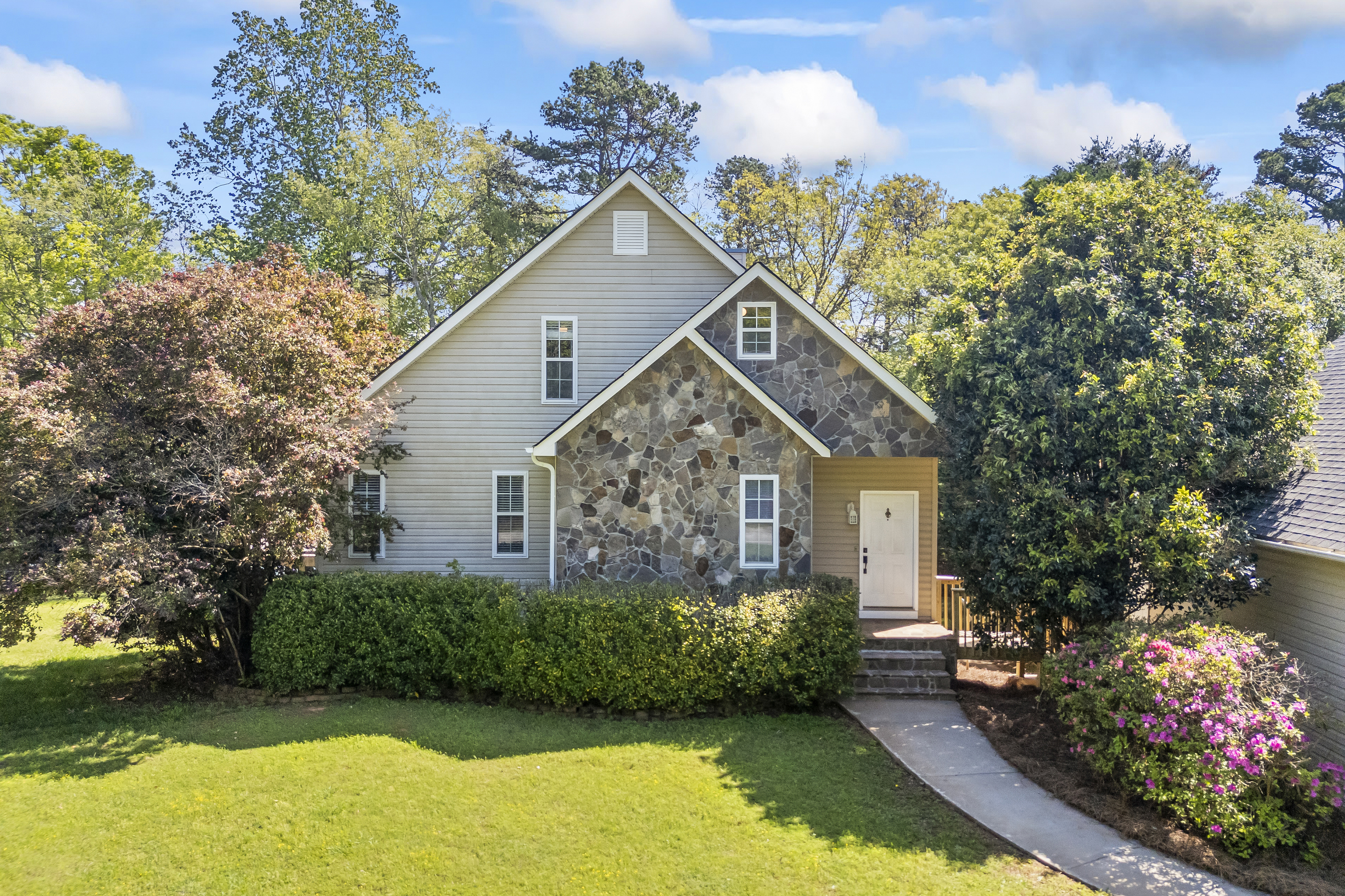 Hartwell, Georgia, 30643, United States, 4 Bedrooms Bedrooms, ,4 BathroomsBathrooms,Residential,For Sale,1906193