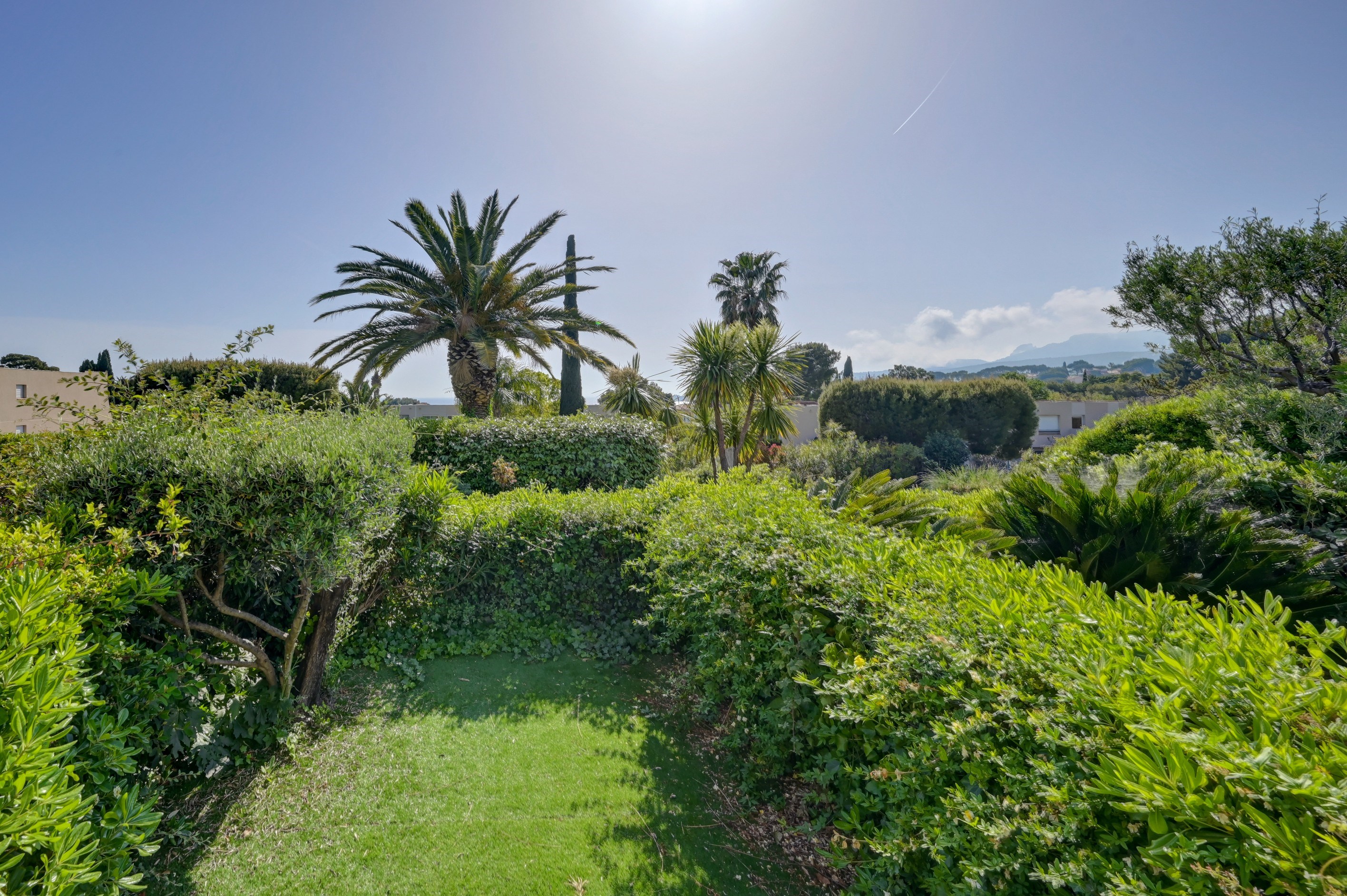  Cassis – Apartment with Garden and Sea View Glimpse Near the Port - 物件實景