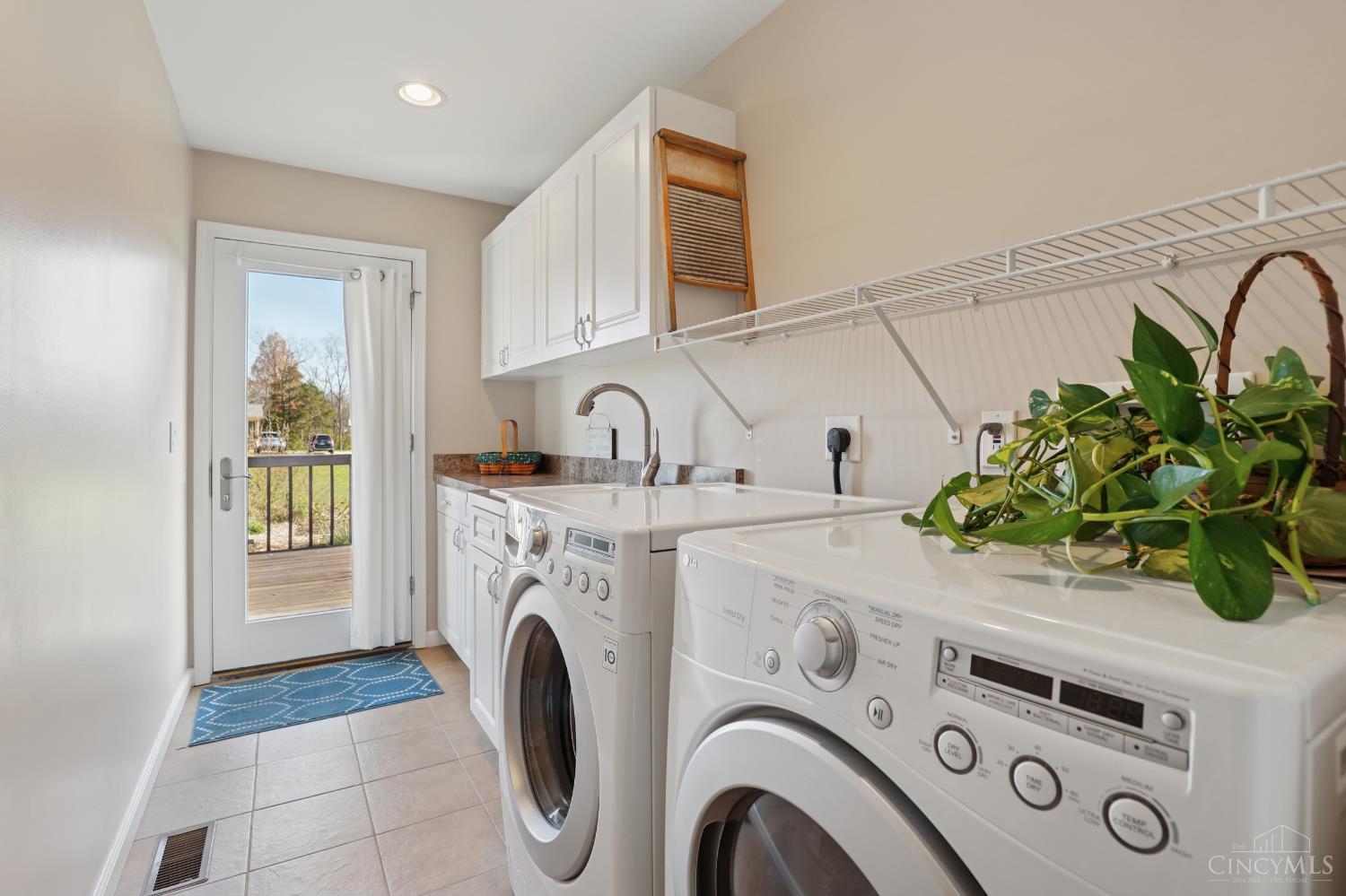 Batavia, Ohio, 45103, United States, 3 Bedrooms Bedrooms, ,3 BathroomsBathrooms,Residential,For Sale,1993169