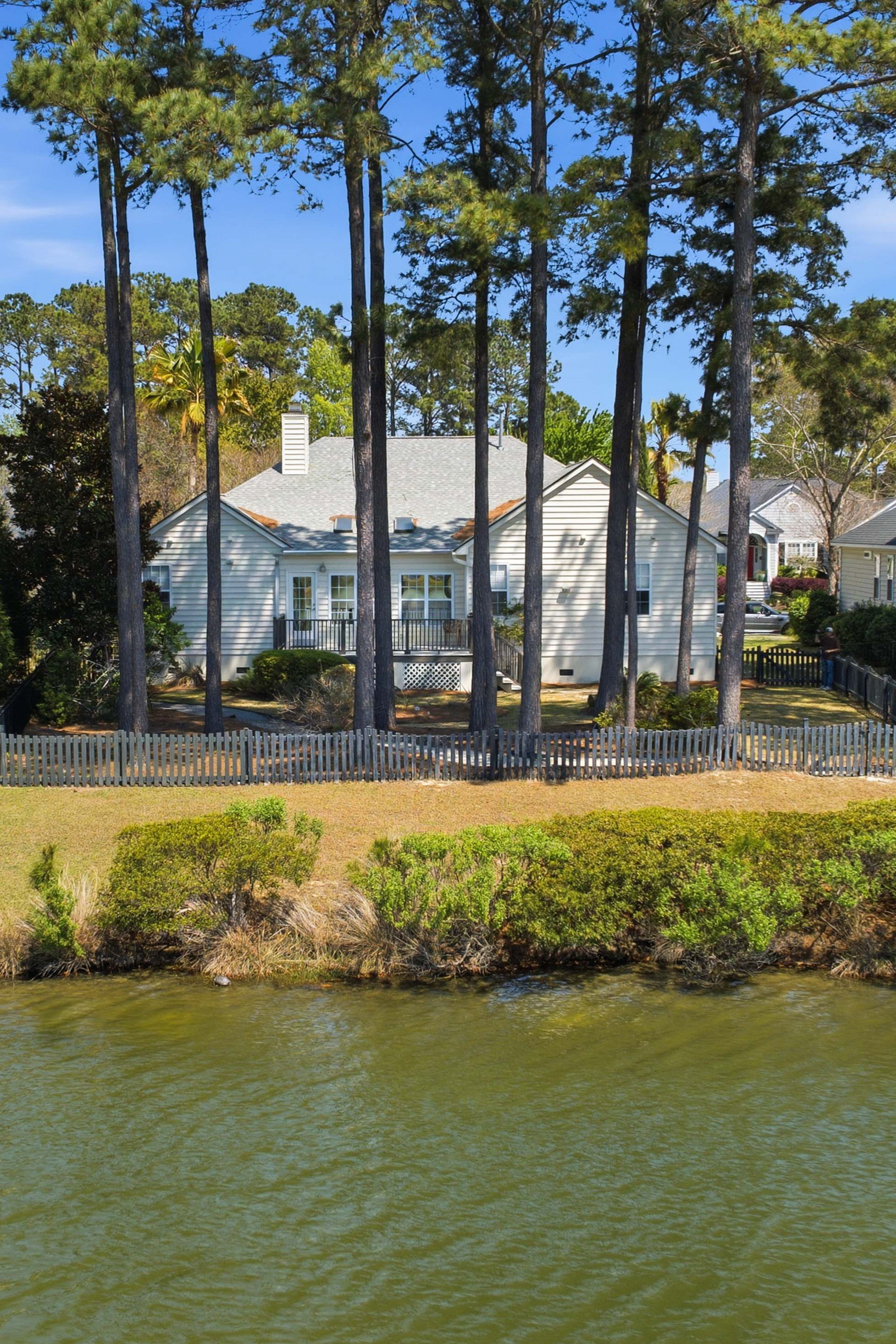  1596 Oakhurst Drive - 物件實景