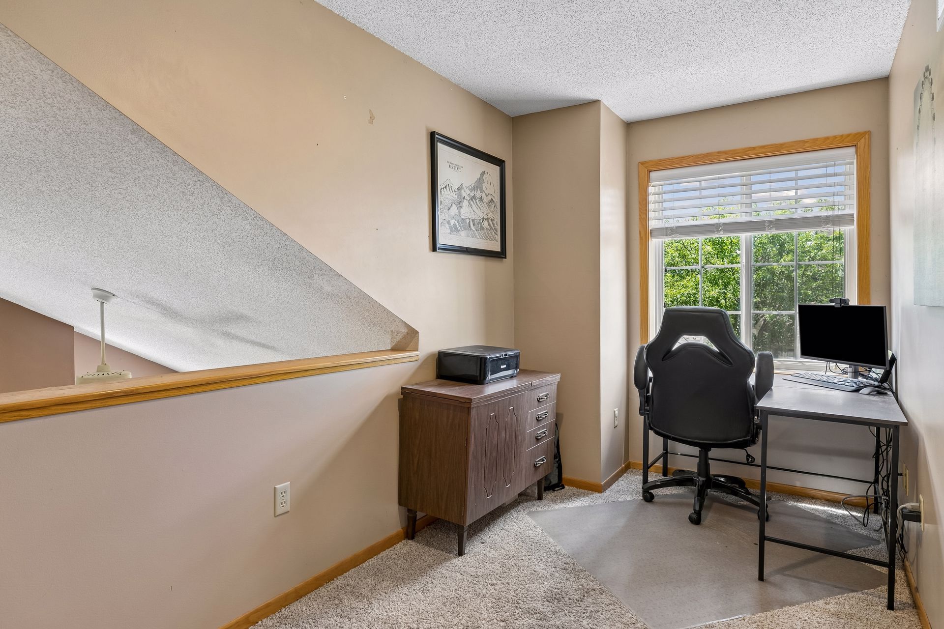  Private Woodland Townhome Near Parks and Recreation - 物件實景