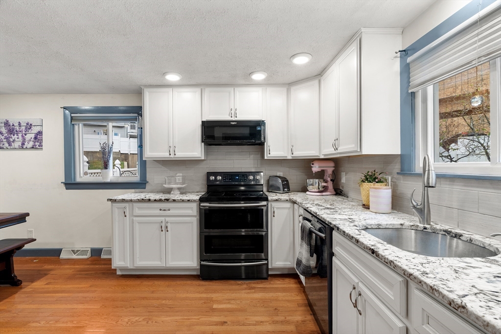 Swampscott, Massachusetts, 01907, United States, 4 Bedrooms Bedrooms, ,2 BathroomsBathrooms,Residential,For Sale,1989409