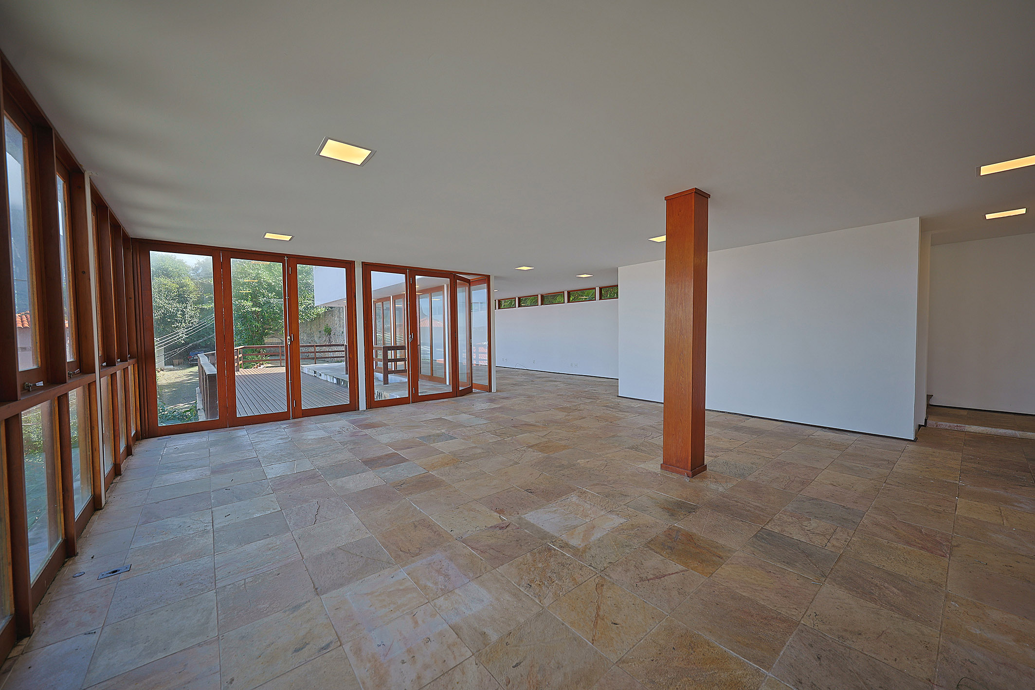  Exclusive Gated Community, Ocean Views, and a Prime Location - 物件實景