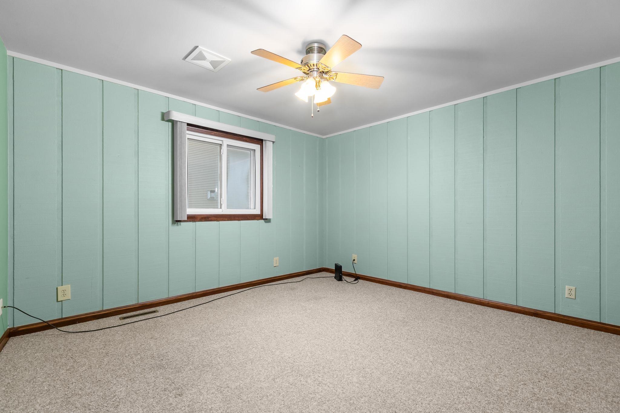 MENASHA, Wisconsin, 54942, United States, 4 Bedrooms Bedrooms, ,2 BathroomsBathrooms,Residential,For Sale,1996983