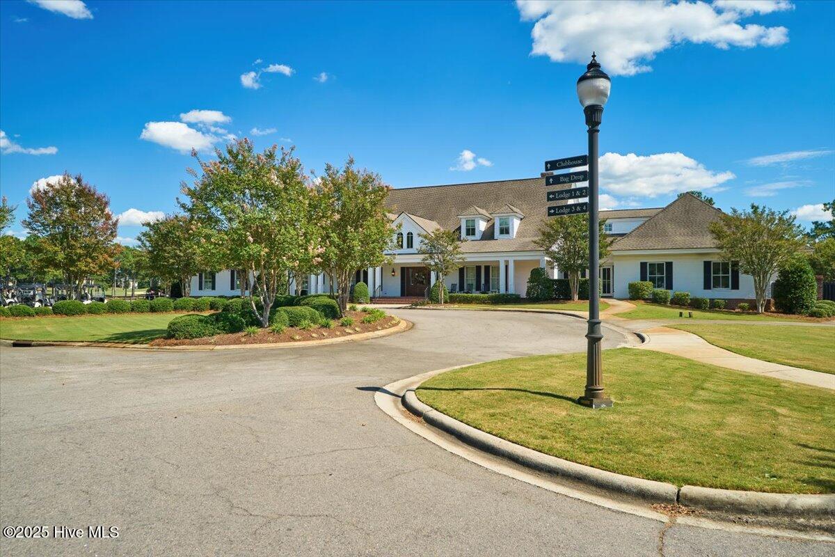 Southern Pines, North Carolina, 28387, United States, 3 Bedrooms Bedrooms, ,3 BathroomsBathrooms,Residential,For Sale,1933285