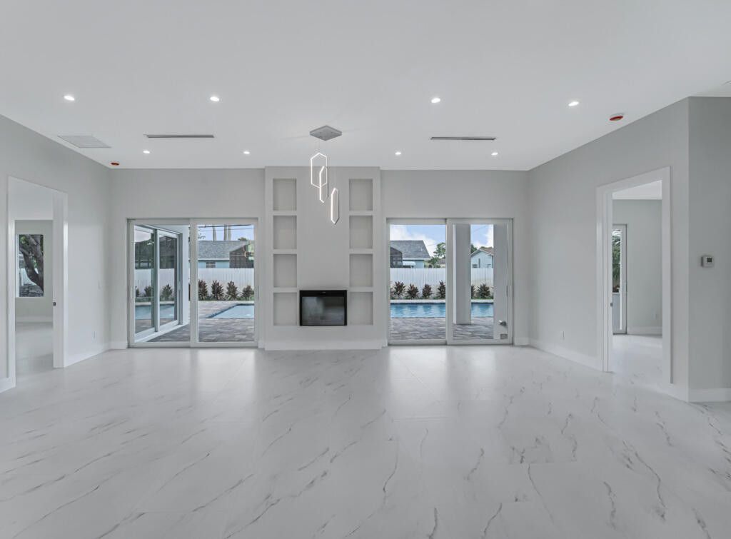 Lake Worth, Florida, 33467, United States, 5 Bedrooms Bedrooms, ,5 BathroomsBathrooms,Residential,For Sale,1982924