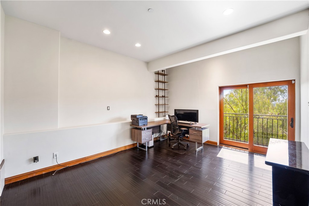 Calabasas, California, 91302, United States, 4 Bedrooms Bedrooms, ,4 BathroomsBathrooms,Residential,For Sale,1856479