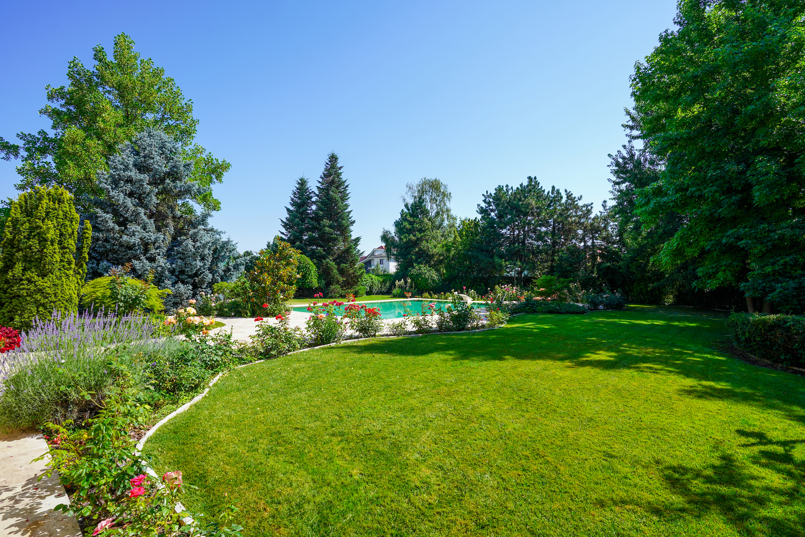  Secluded Villa with Expansive Garden & Pool in Corbeanca - 物件實景