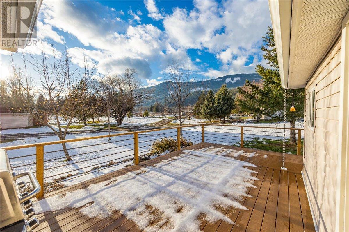 SICAMOUS, British Columbia, V0E 2V4, CA, 2 Bedrooms Bedrooms, ,2 BathroomsBathrooms,Residential,For Sale,1836920