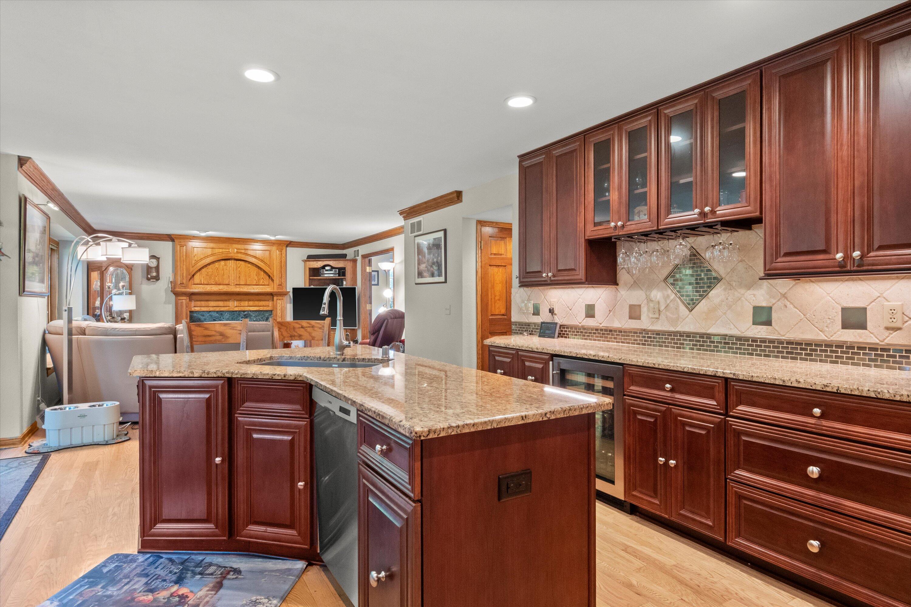 Caledonia, Wisconsin, 53402, United States, 3 Bedrooms Bedrooms, ,3 BathroomsBathrooms,Residential,For Sale,1987324